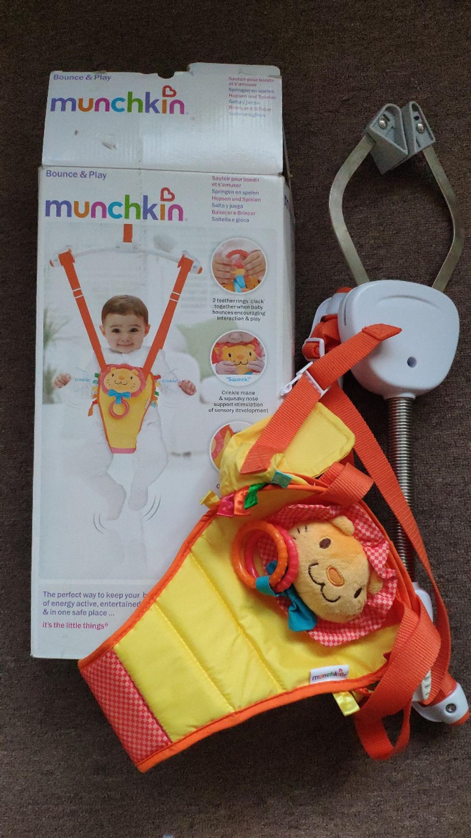 munchkin bounce and play baby door bouncer