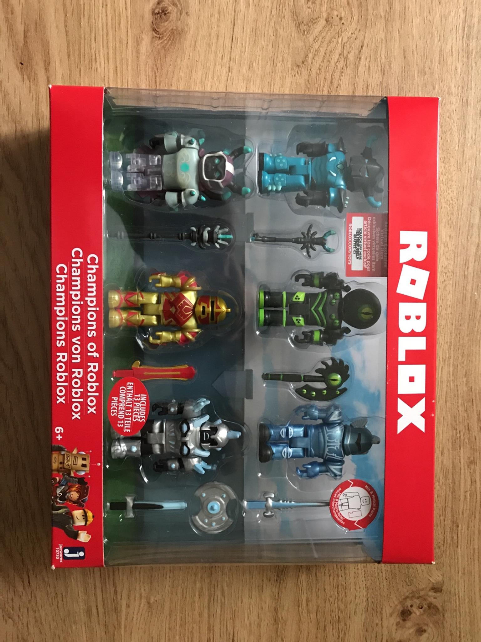 Roblox Figures Champions Of Roblox Set - champions of roblox playset
