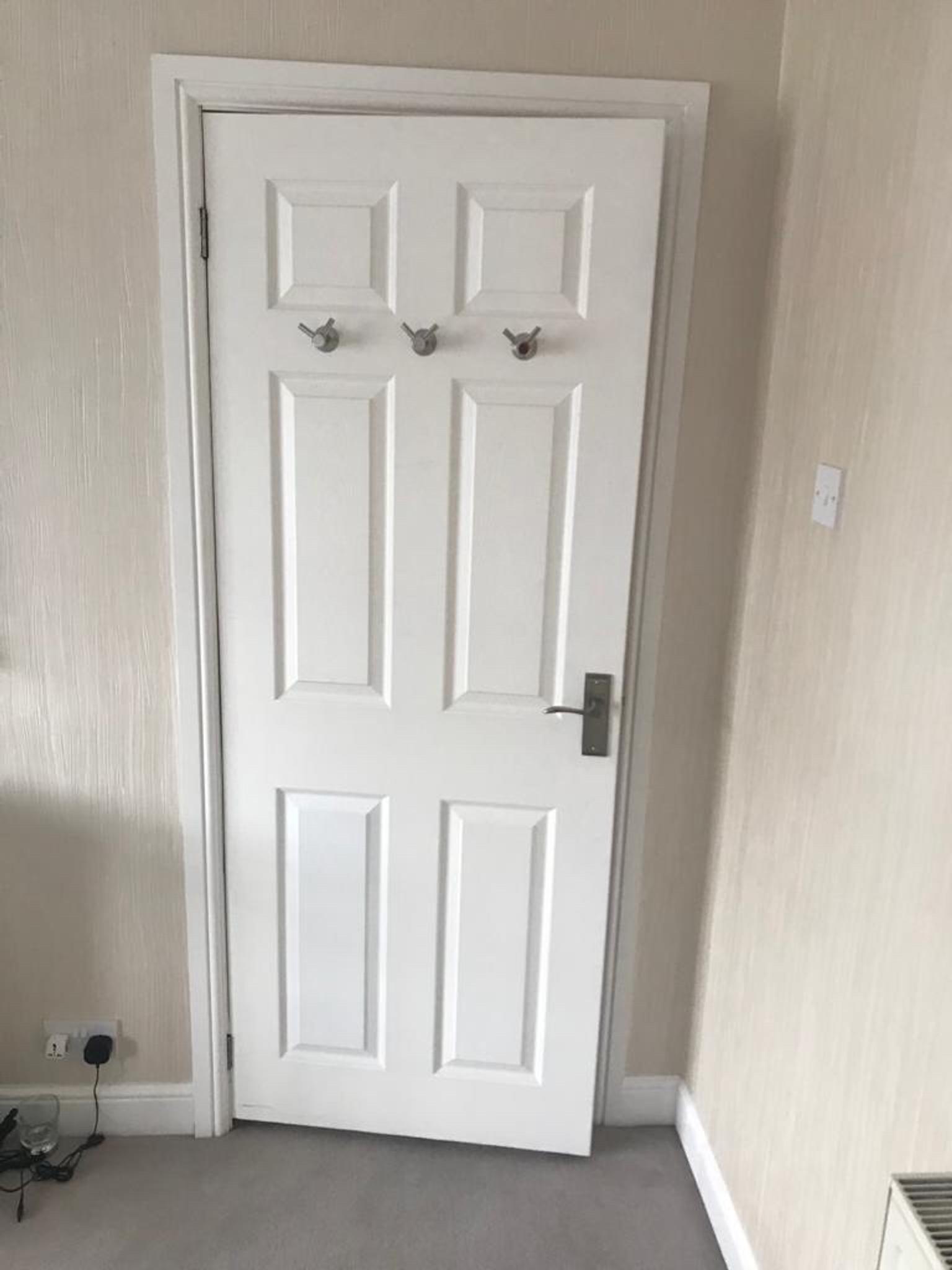 7 White Internal Doors Inc Handles And Hinges In Ig11 London
