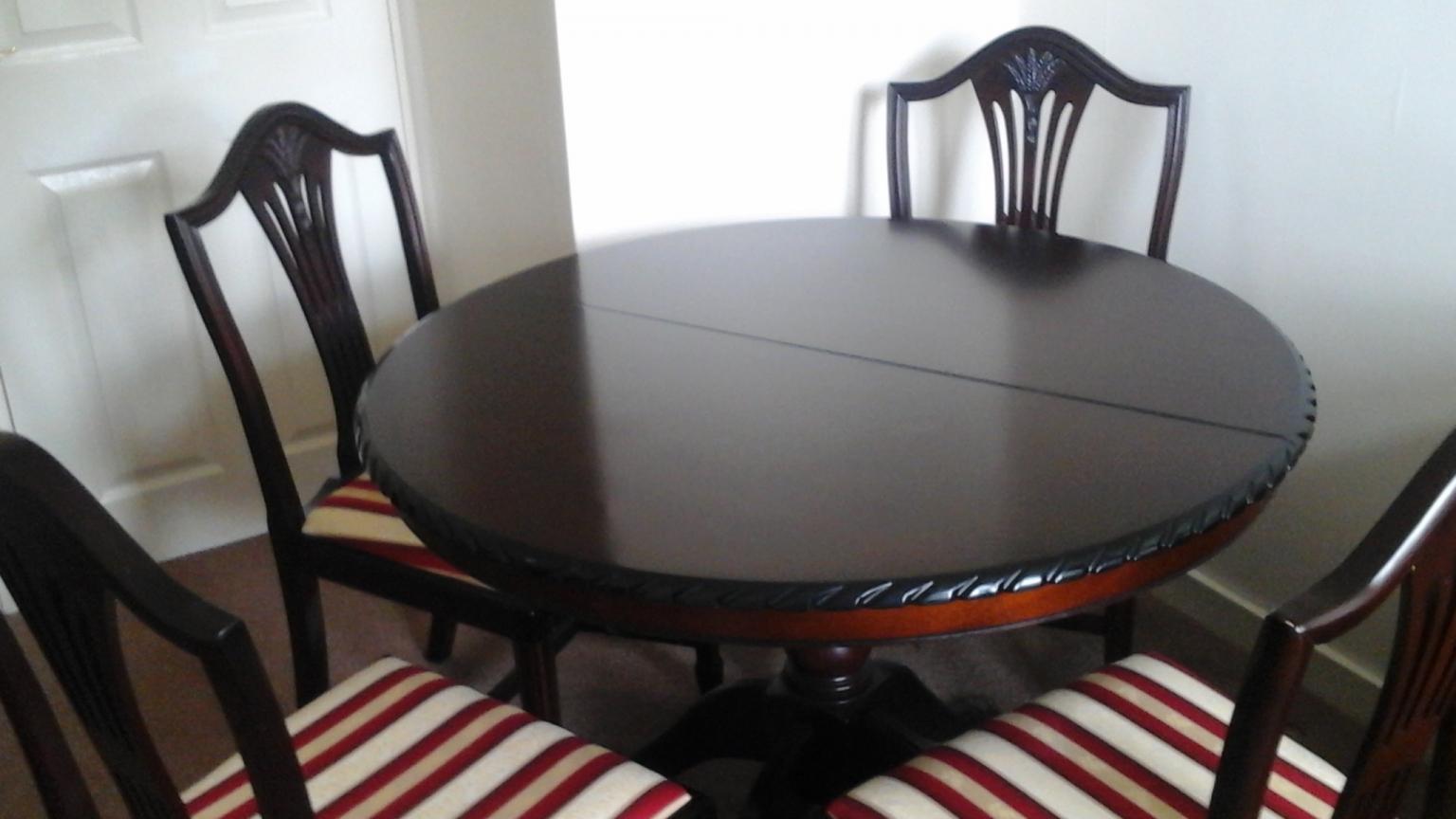 Traditional Wood Ext Dining Table 4 Chairs In B73 Birmingham Fur 70 00 Zum Verkauf Shpock At