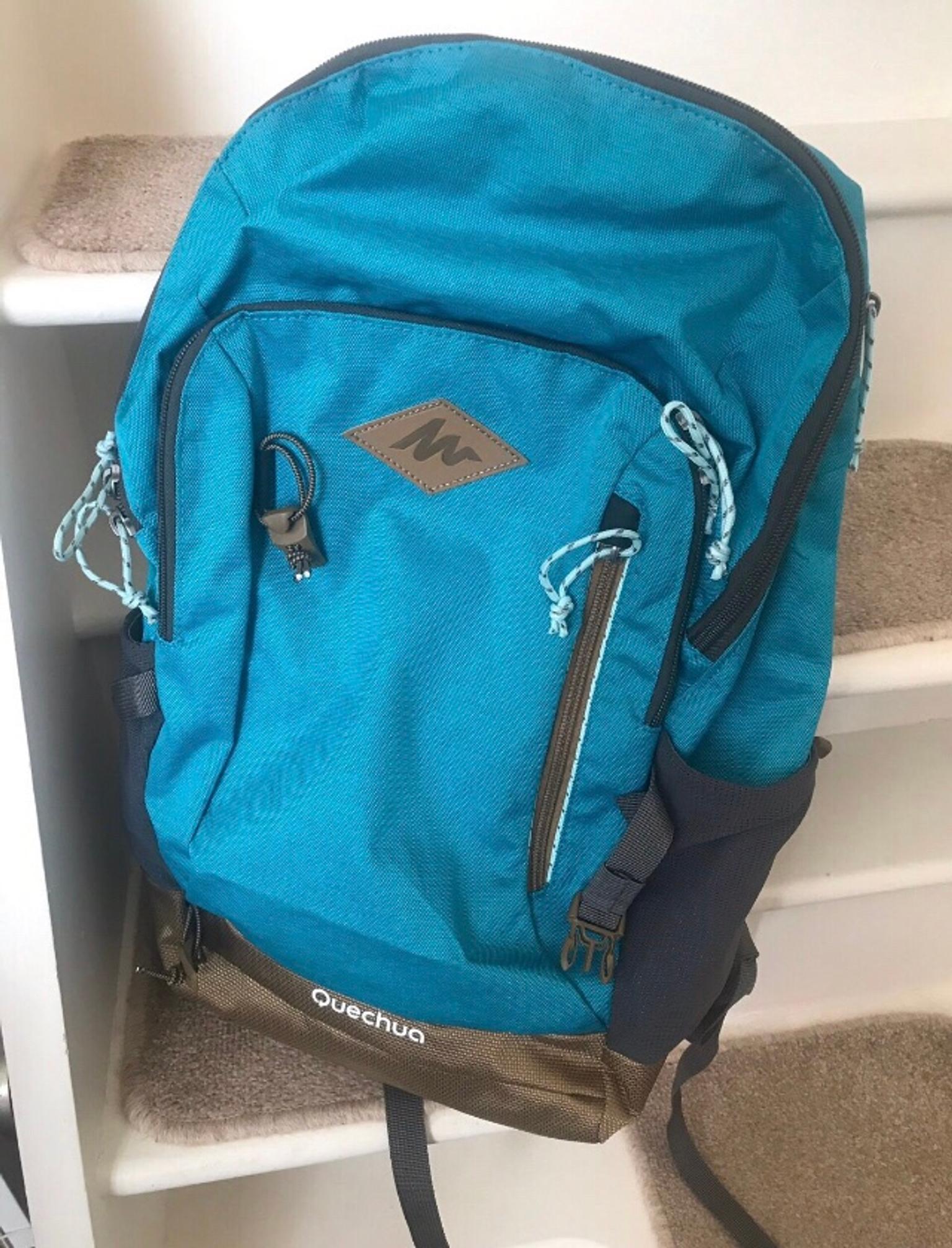quechua 20l backpack