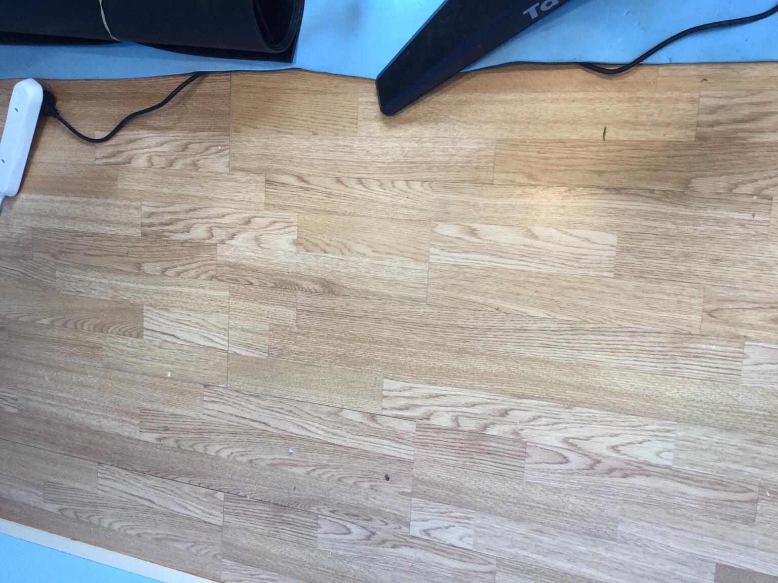 55 Light Oak Laminate Flooring Boards In Tn26 Ashford Fur 40 00