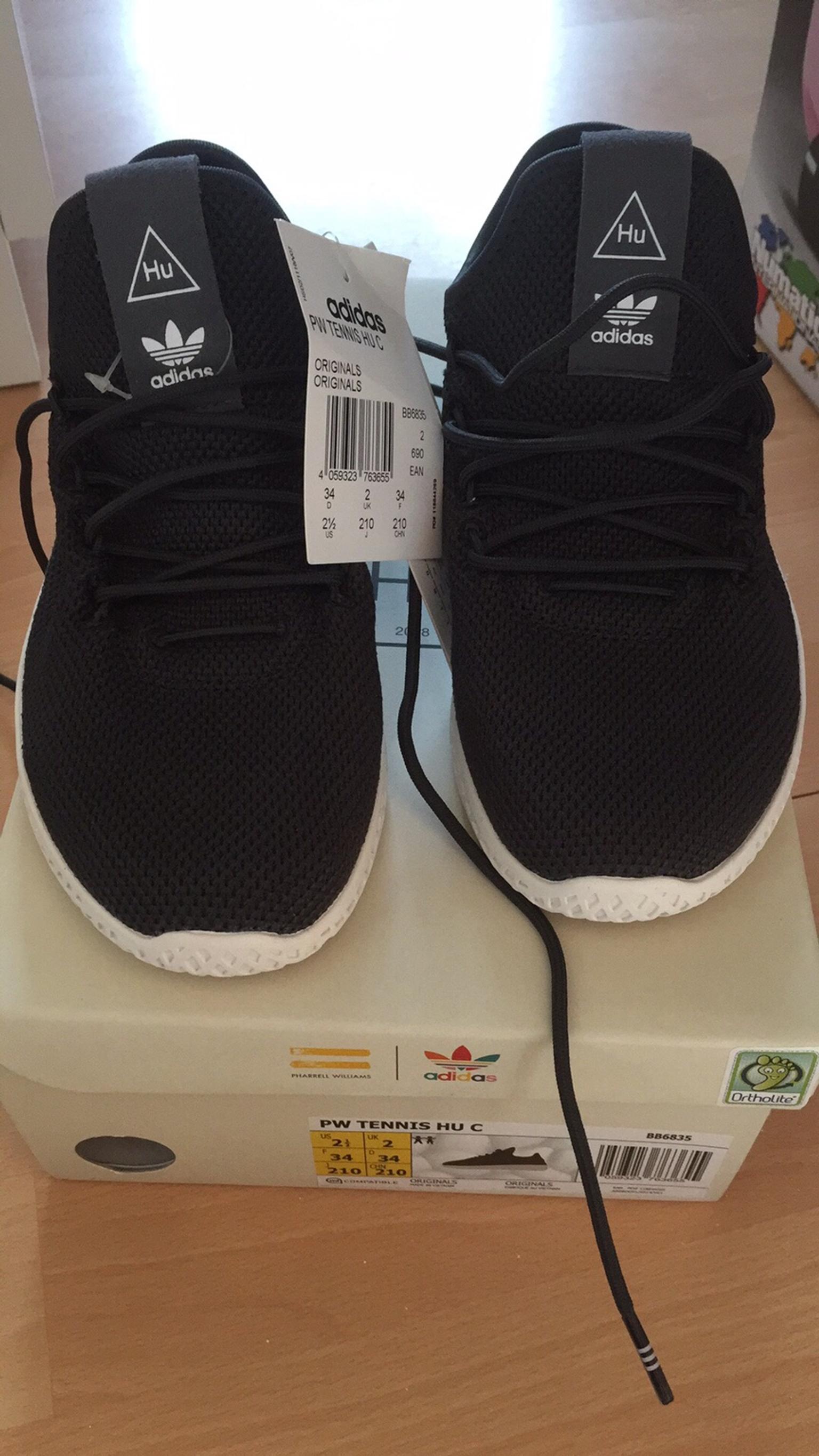 adidas trainers size 2