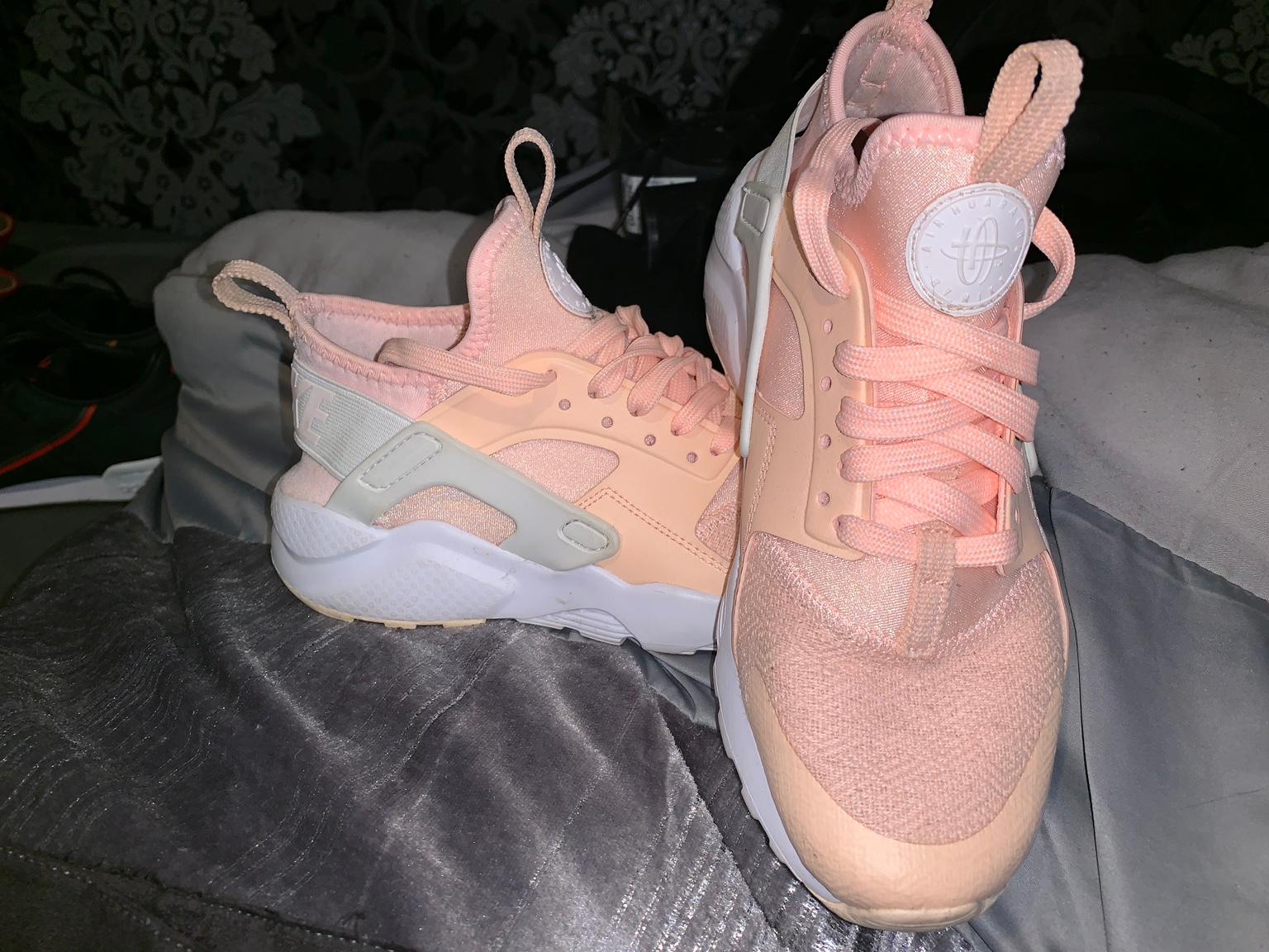 pink huaraches size 3 Shop Clothing 