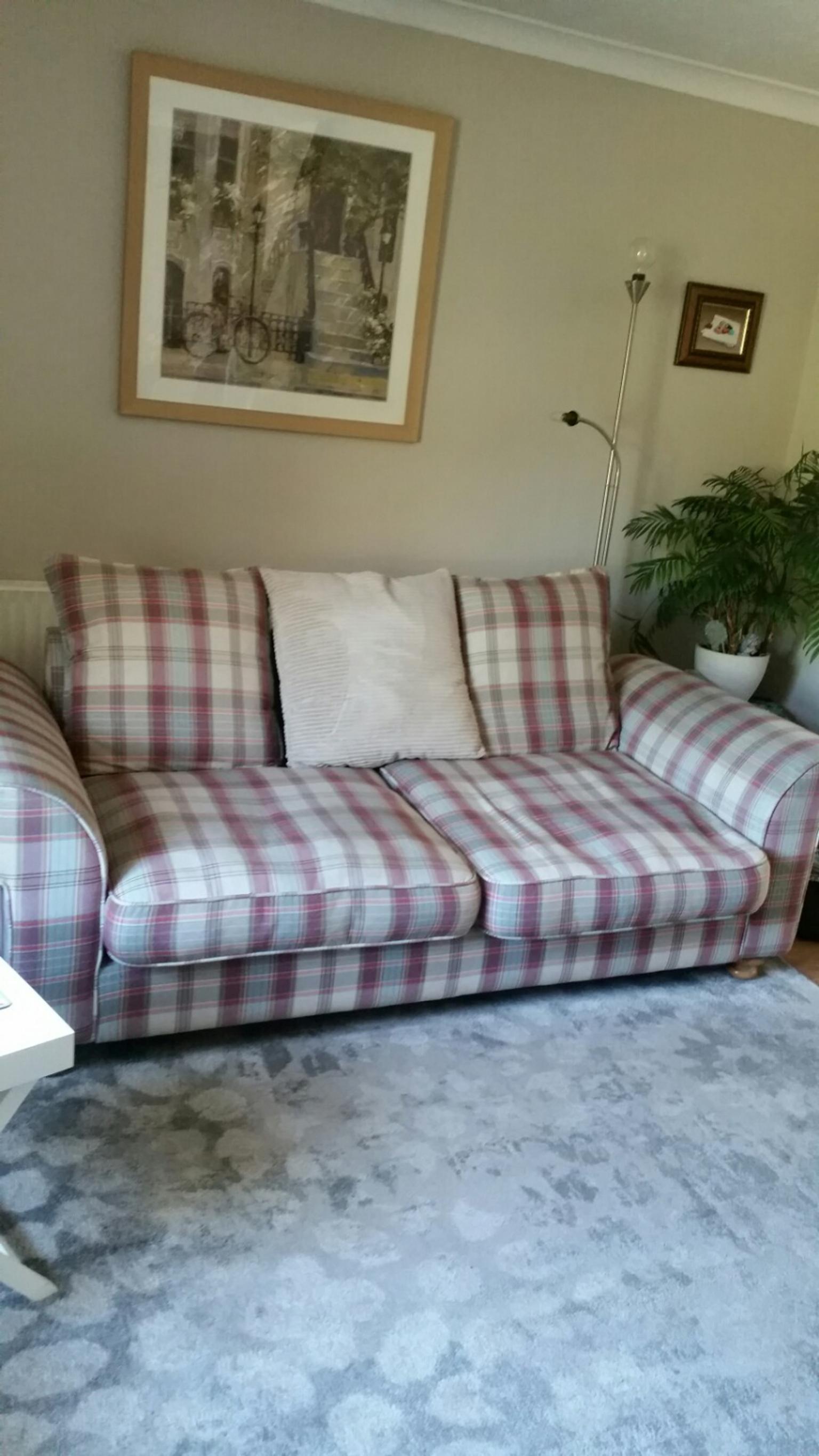 Free 3 Seater Sofa And Chair In S5 Sheffield Fur Gratis Zum