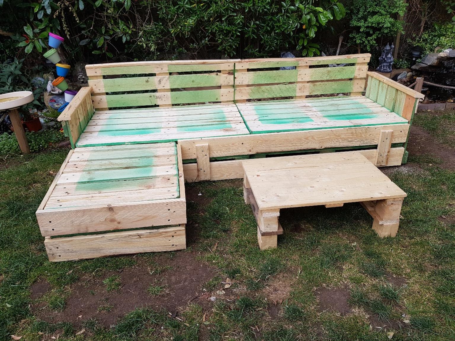 Garden wooden pallet Furniture/Bench in WV10 Wolverhampton ...