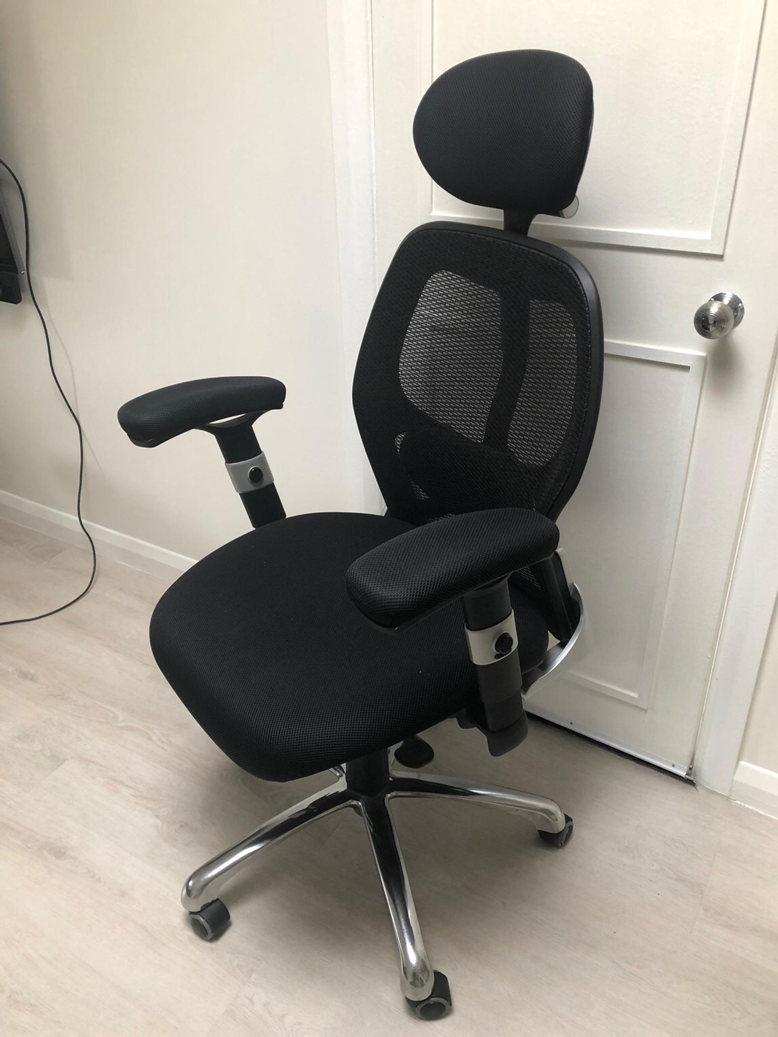 Staples Black Ergonomic Office Chair In W5 Ealing Fur 65 00 Zum Verkauf Shpock De