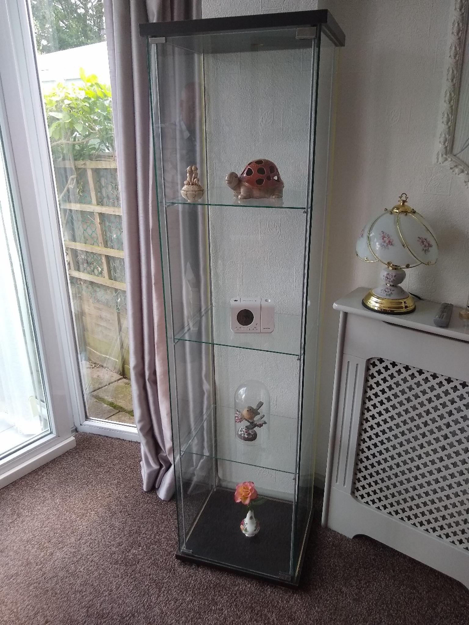 Glass Display Cabinet In B27 Birmingham Fur 30 00 Zum Verkauf