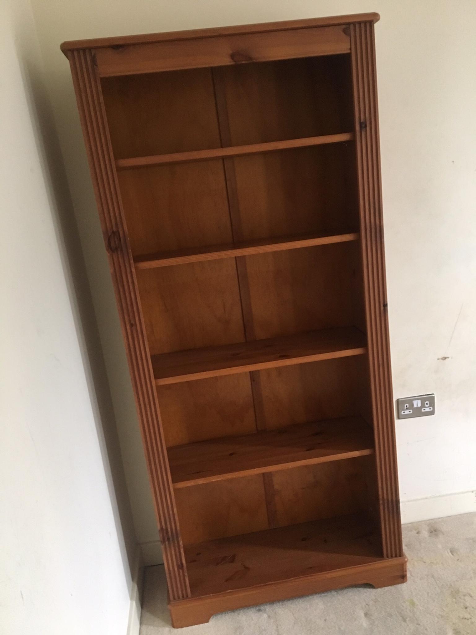 Solid Wood Bookshelf Bookcase In E5 Hackney Fur 45 00 Zum