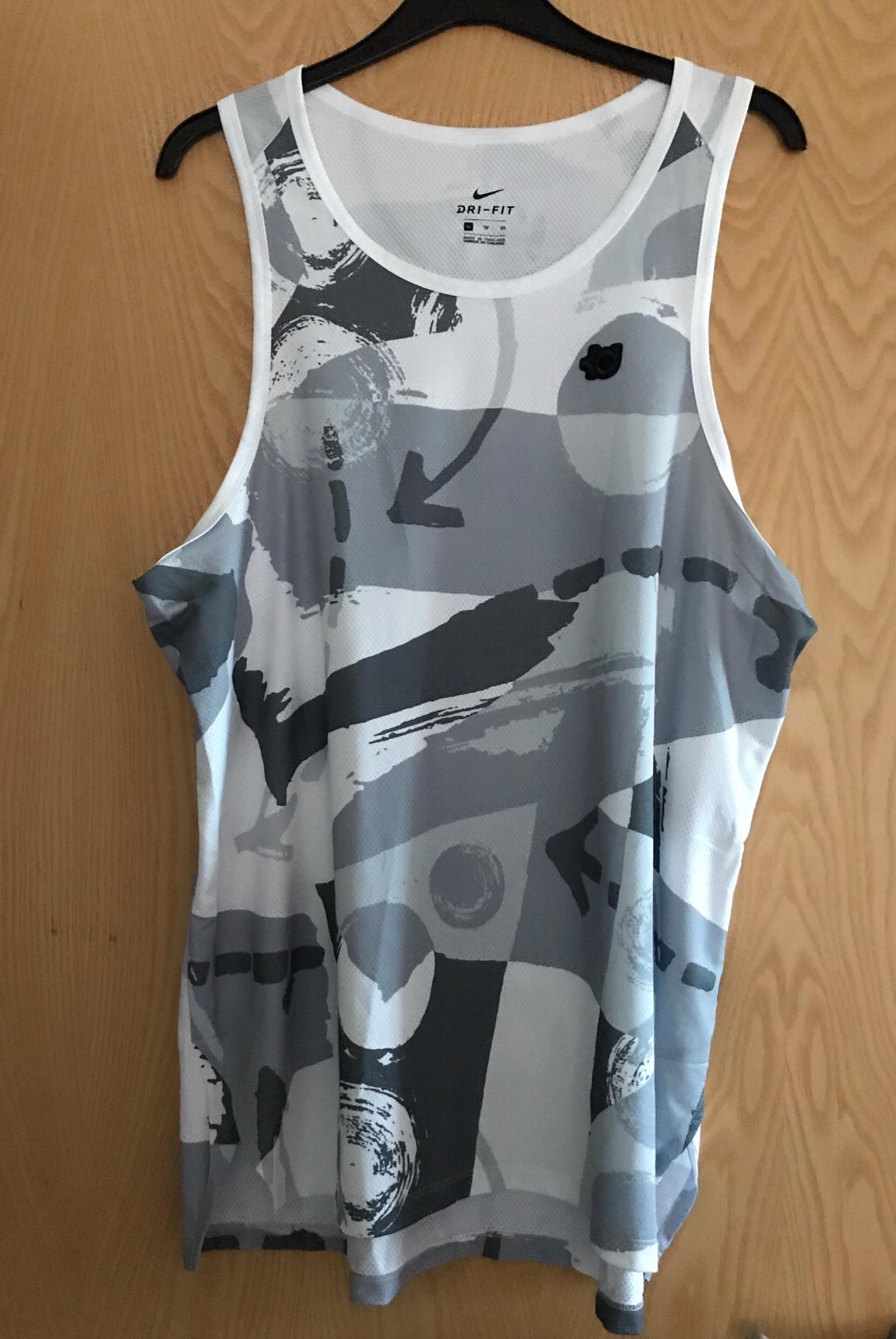 Nike Vest In Ct19 Hythe For 10 00 For Sale Shpock
