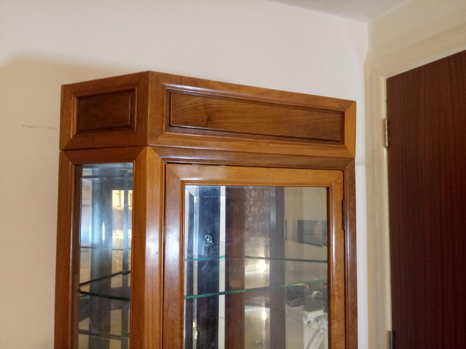 Oriental Style Corner Display Cabinet 6109 In So22 Winchester Fur