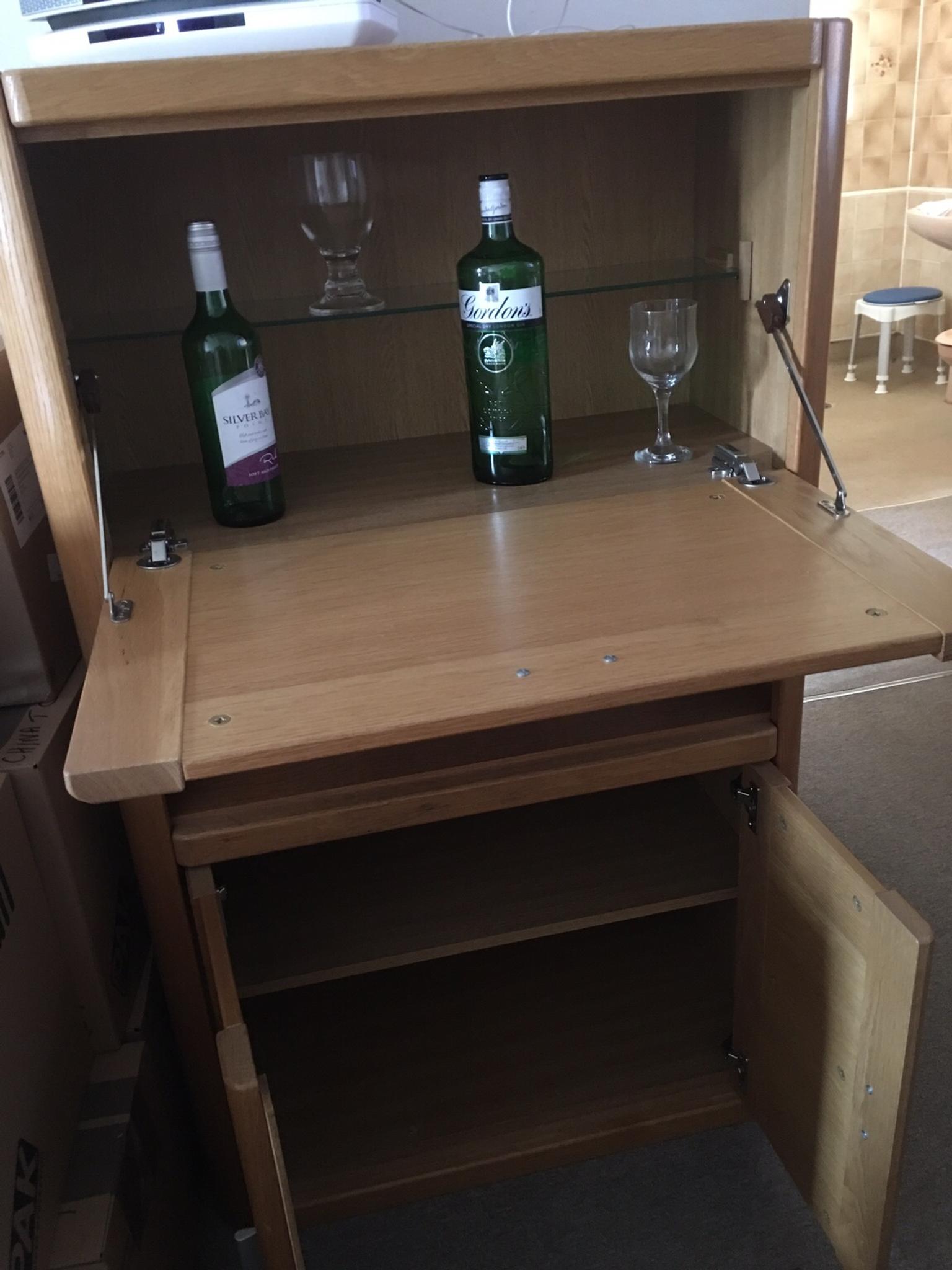 Drinks Cabinet With Storage Cupboard In Ss13 Basildon Fur 40 00