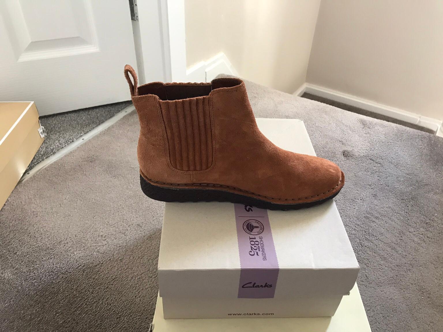 clarks oslo boots