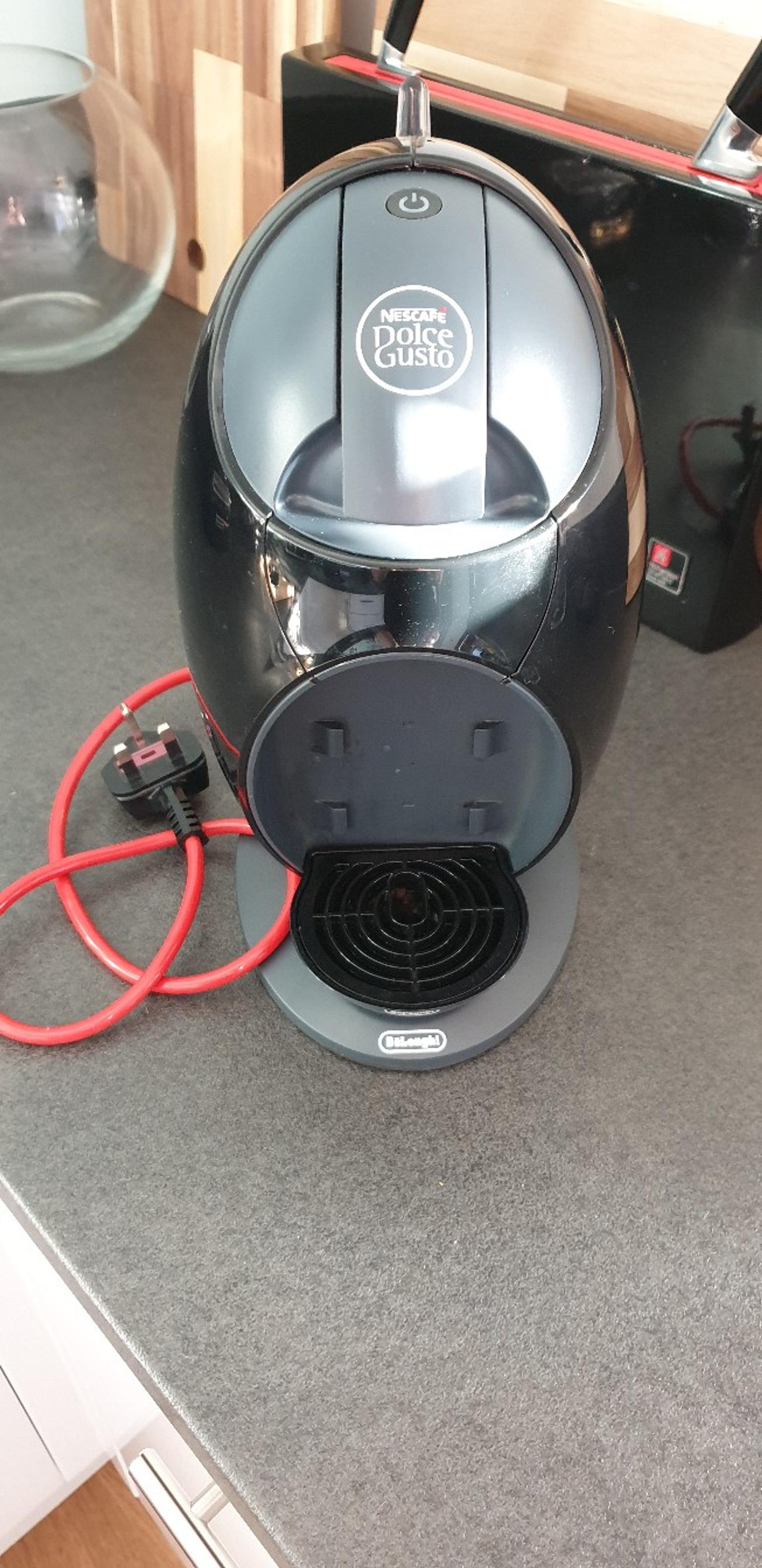 Dolce Gusto Delonghi Coffee Machine Free Pods In Wakefield Fur 15 00 Zum Verkauf Shpock De