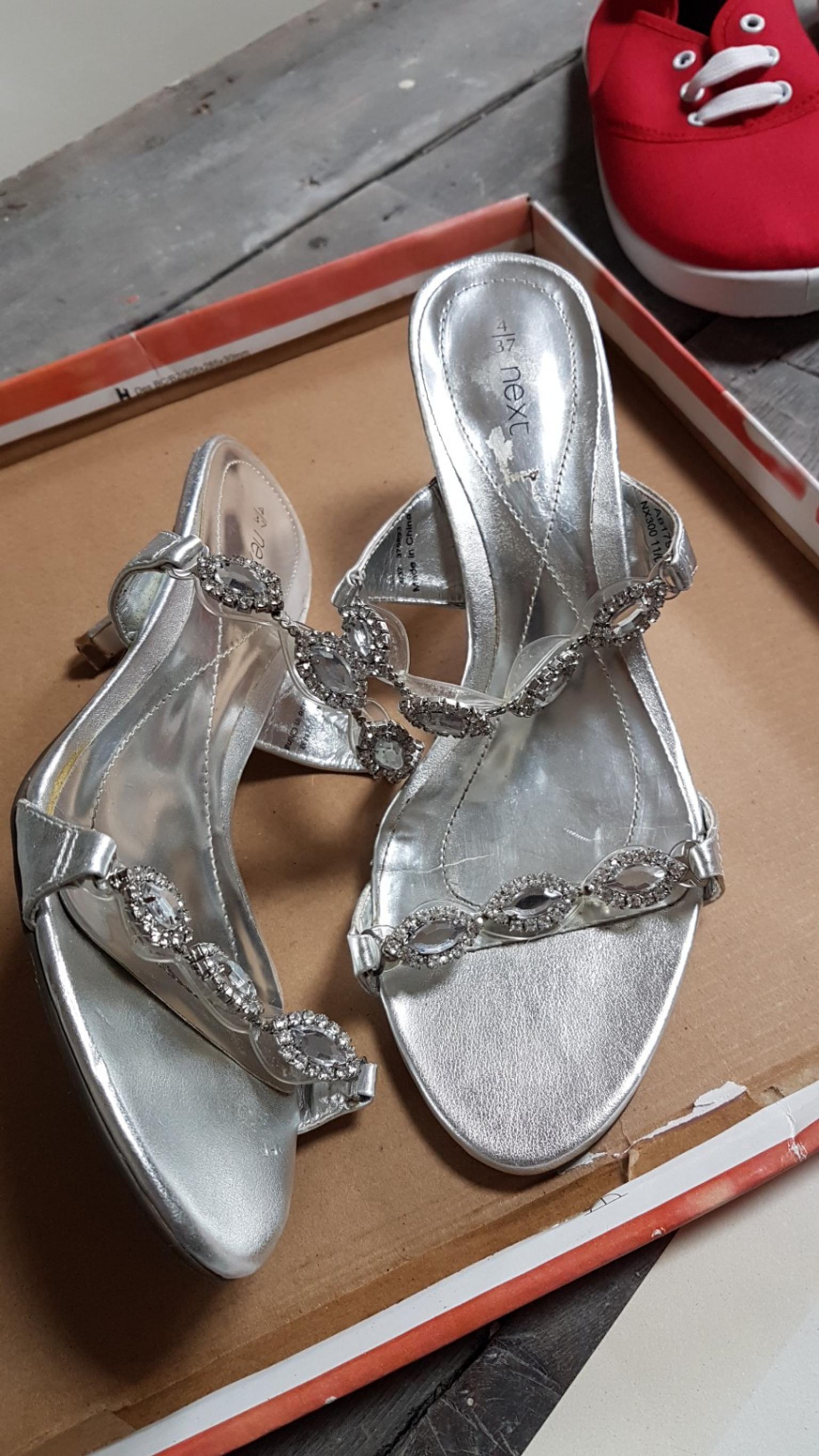 silver sandals size 4