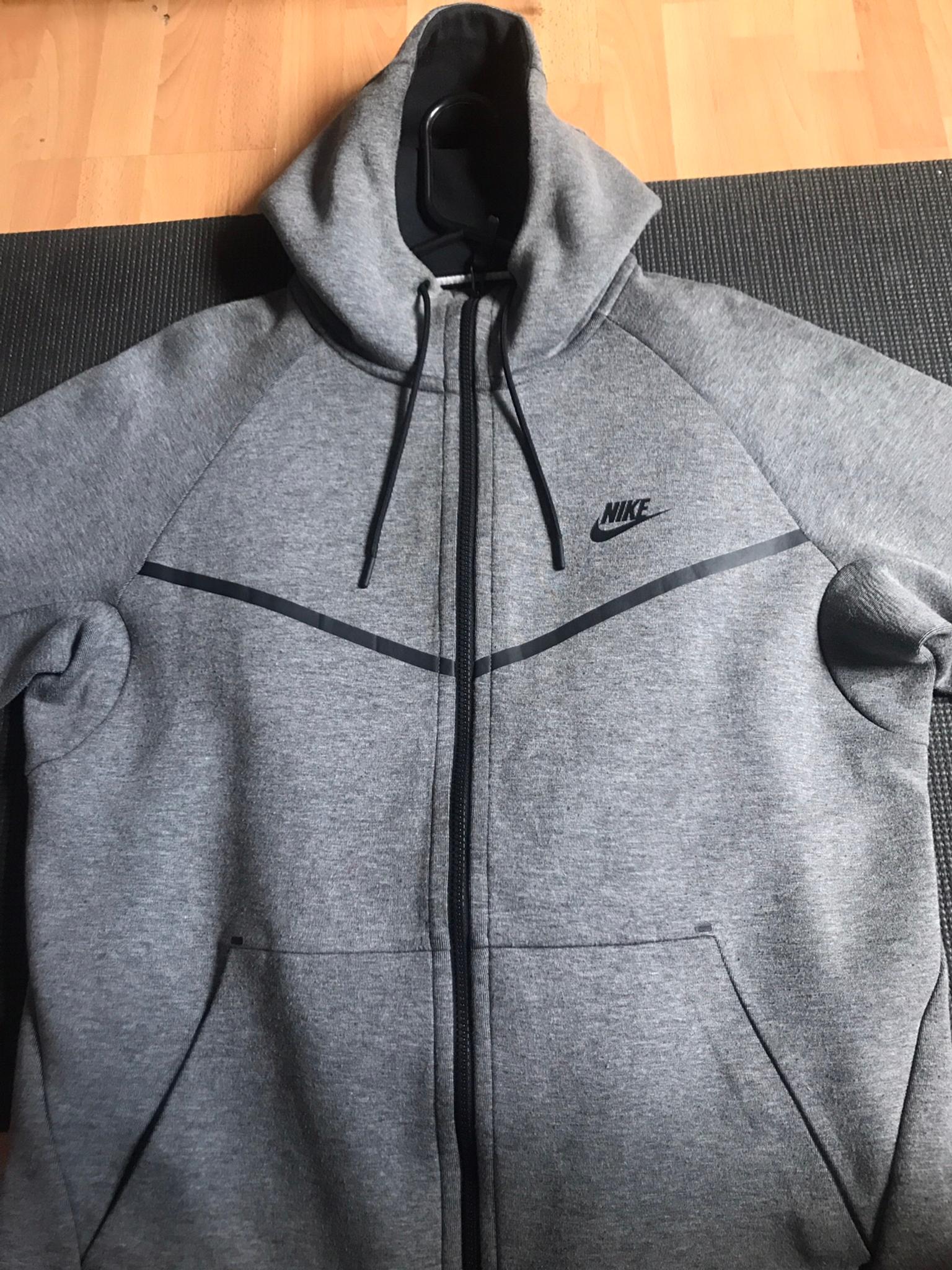old nike tech tracksuit