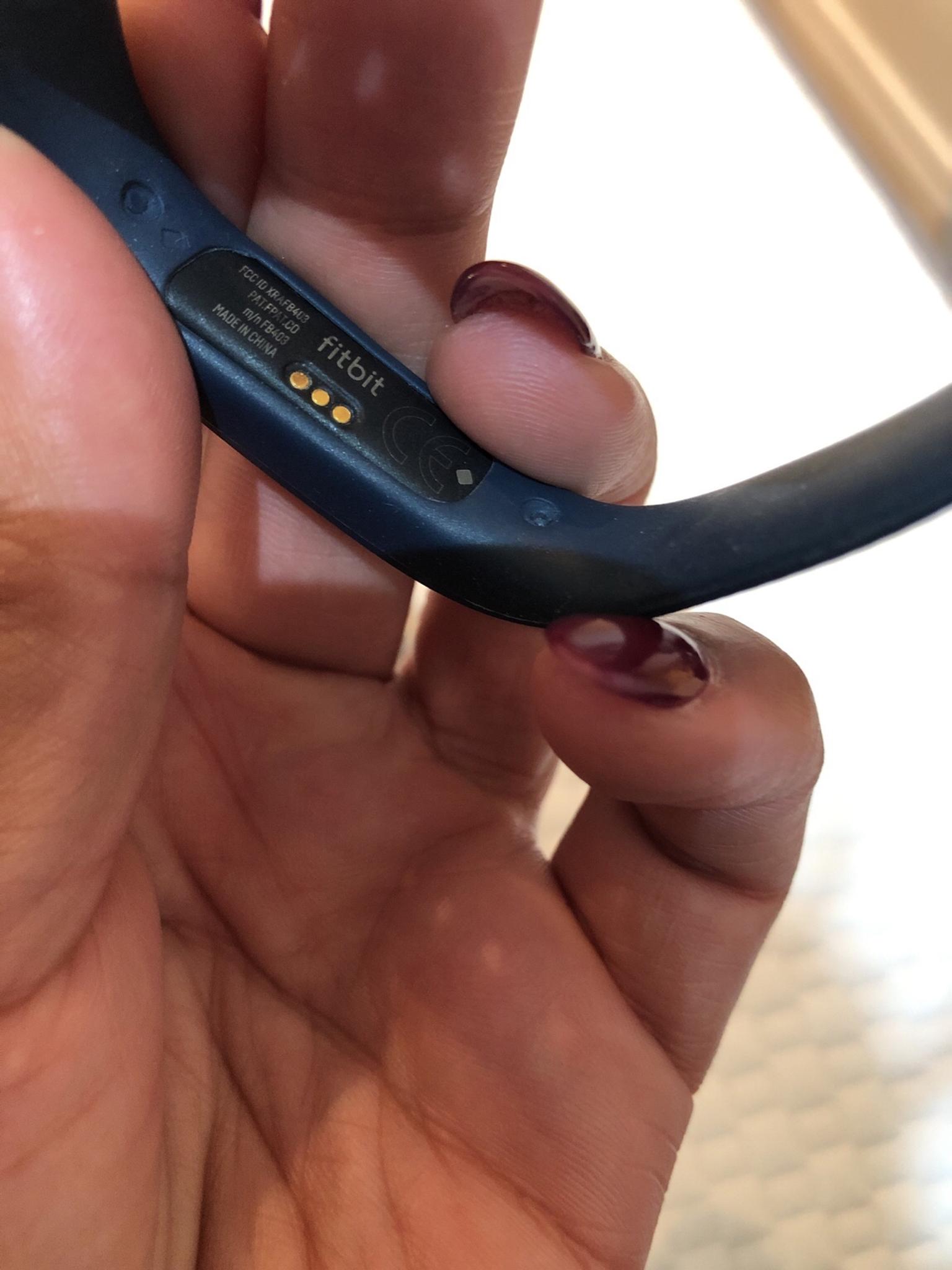 fitbit fb403 charger