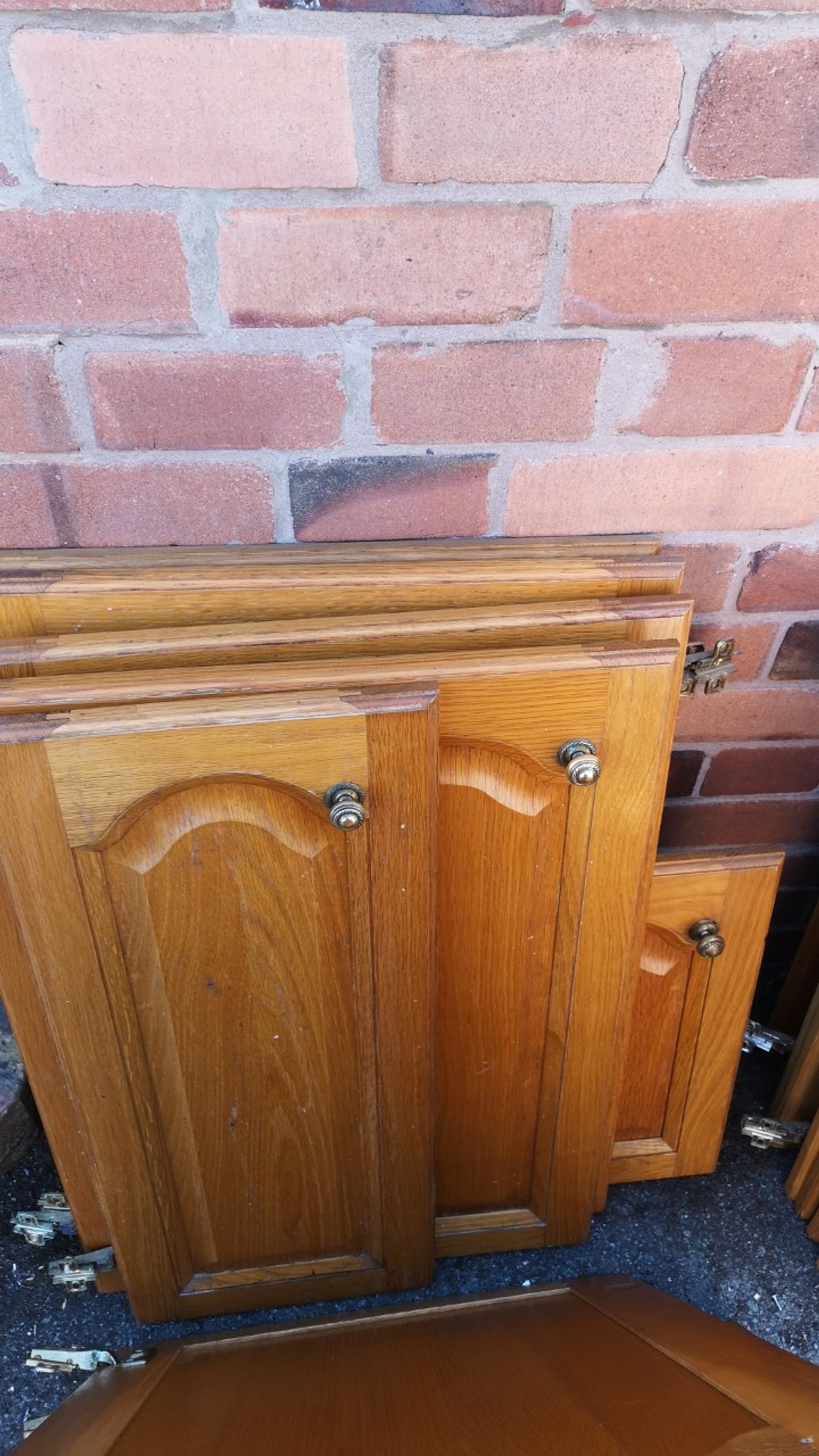 Free 21 Solid Wood Cathedral Kitchen Doors In Shrewsbury Fur Gratis Zum Verkauf Shpock De