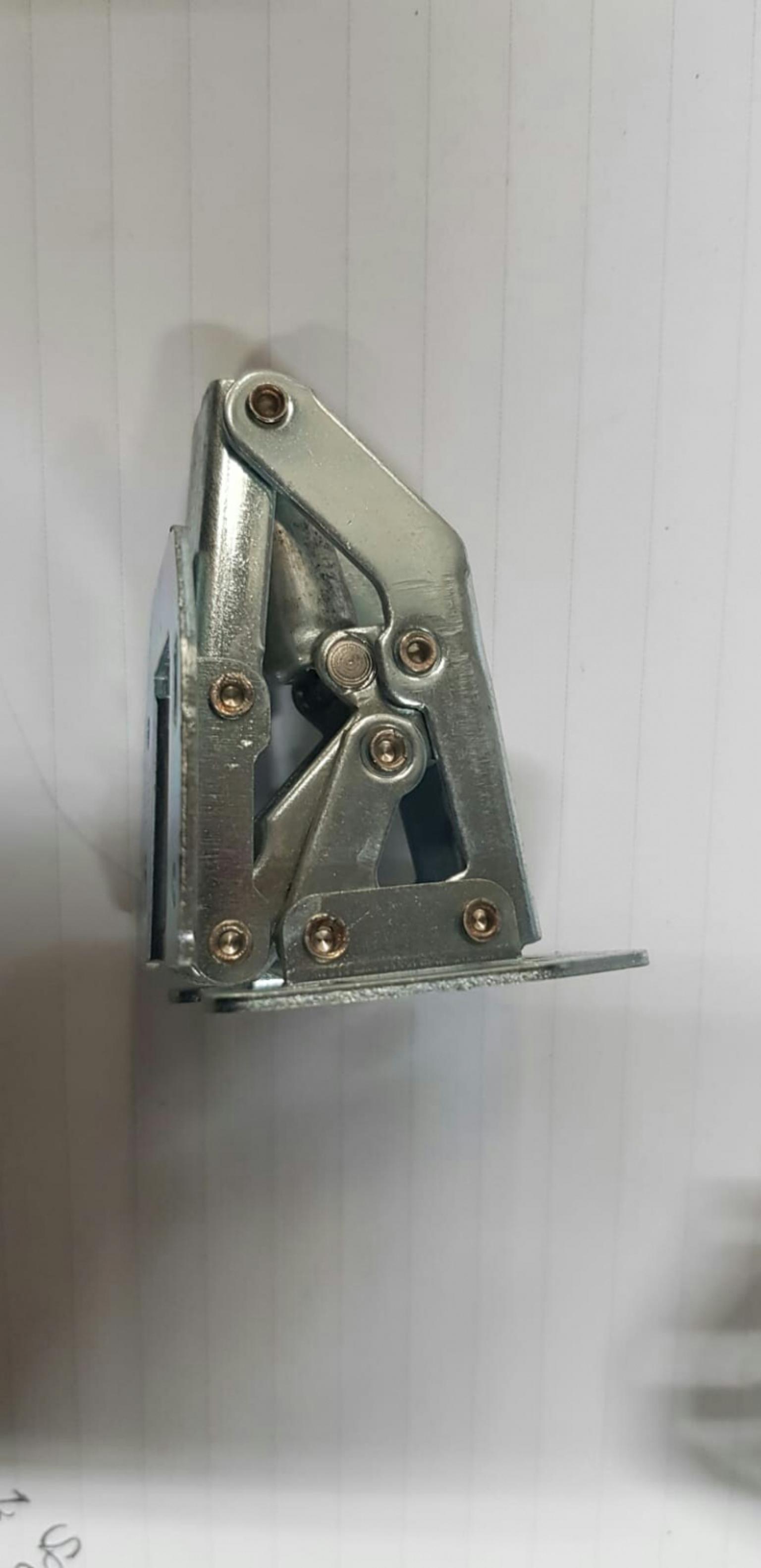 Cabinet Door Hinge In Nw10 London For 5 00 For Sale Shpock