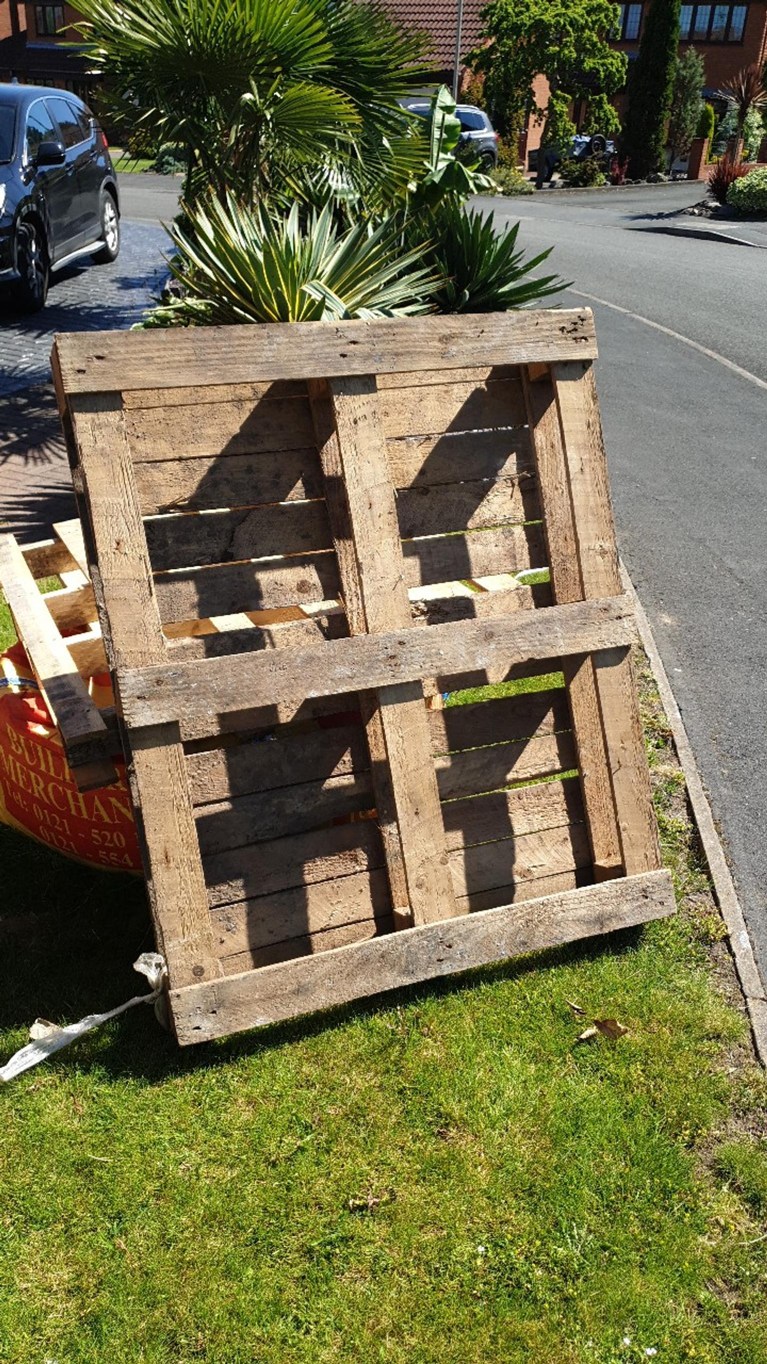 WOODEN PALLET - FREE in DY6 Dudley for free for sale - Shpock