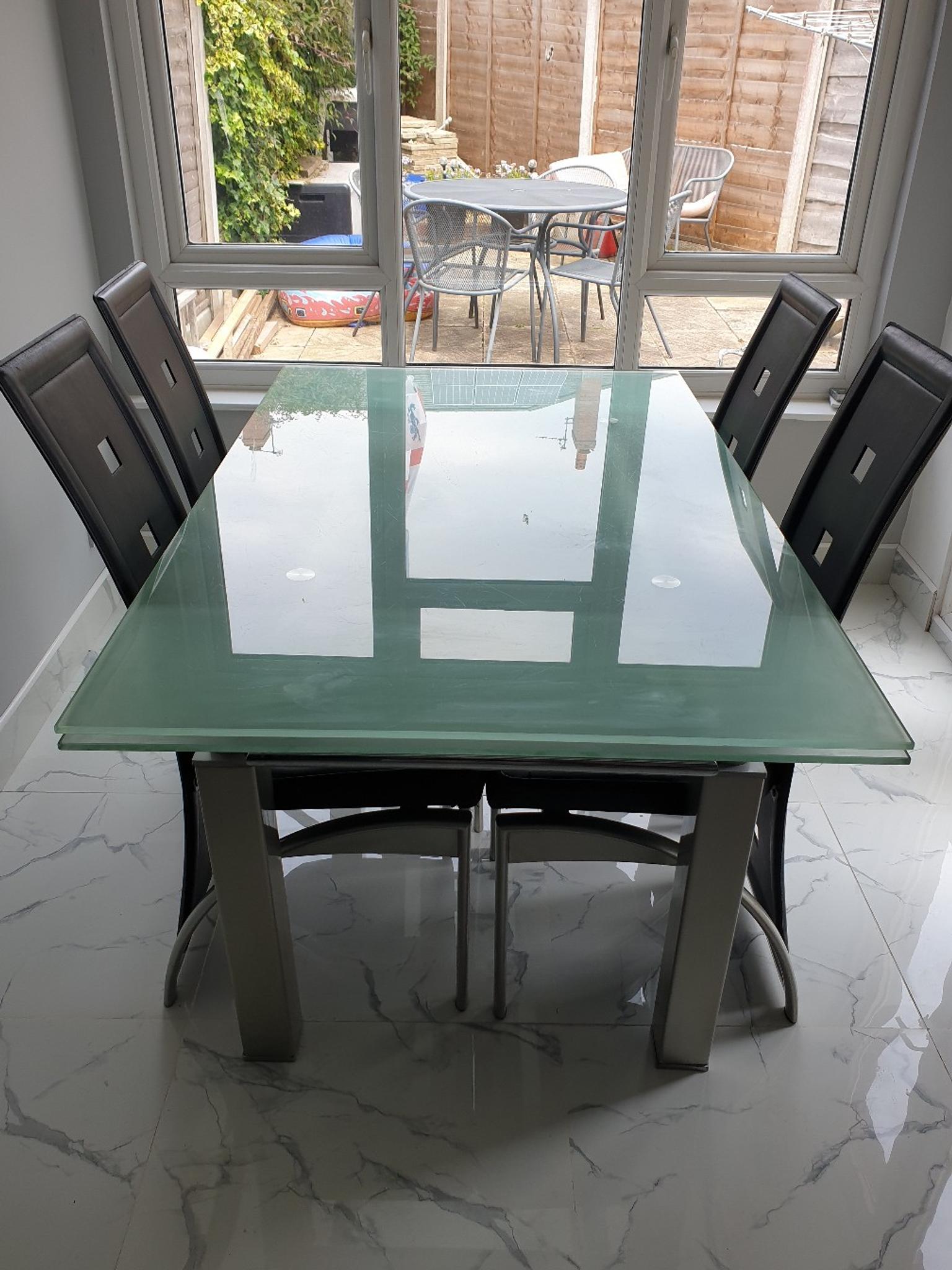 Extending Glass Dining Table In M20 Manchester Fur 70 00 Zum Verkauf Shpock De