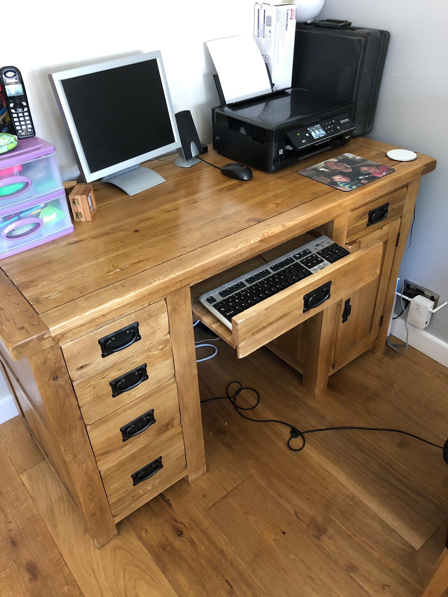 Solid Oak Computer Desk In Rh12 Horsham For 100 00 For Sale Shpock