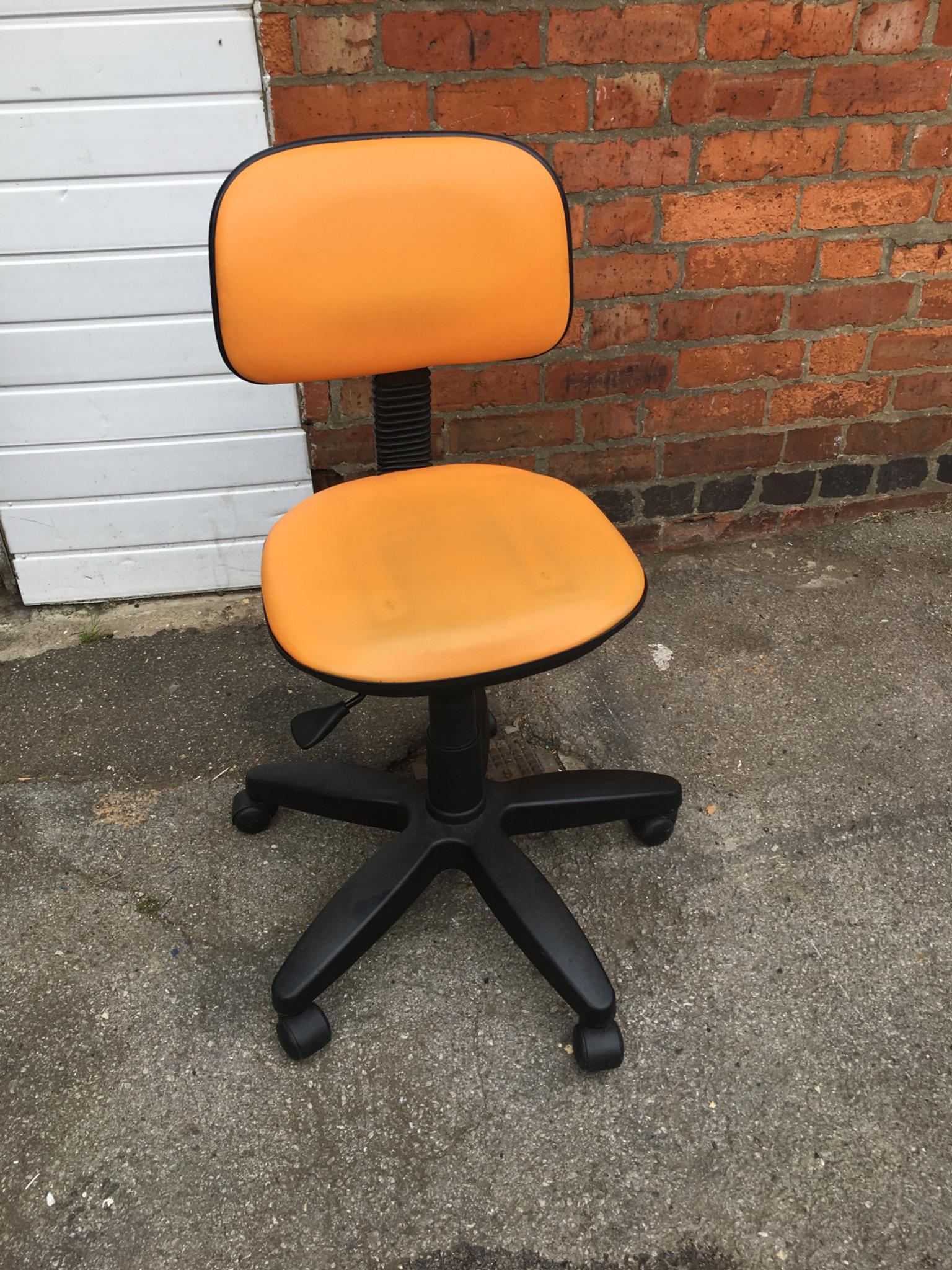 A Child Size Office Chair In Nn1 Northampton For 10 00 For Sale