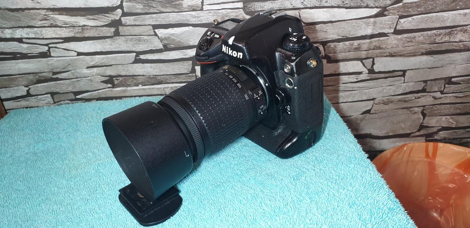 2 Nikon dslr cameras in Abbey Hulton for £150.00 for sale | Shpock