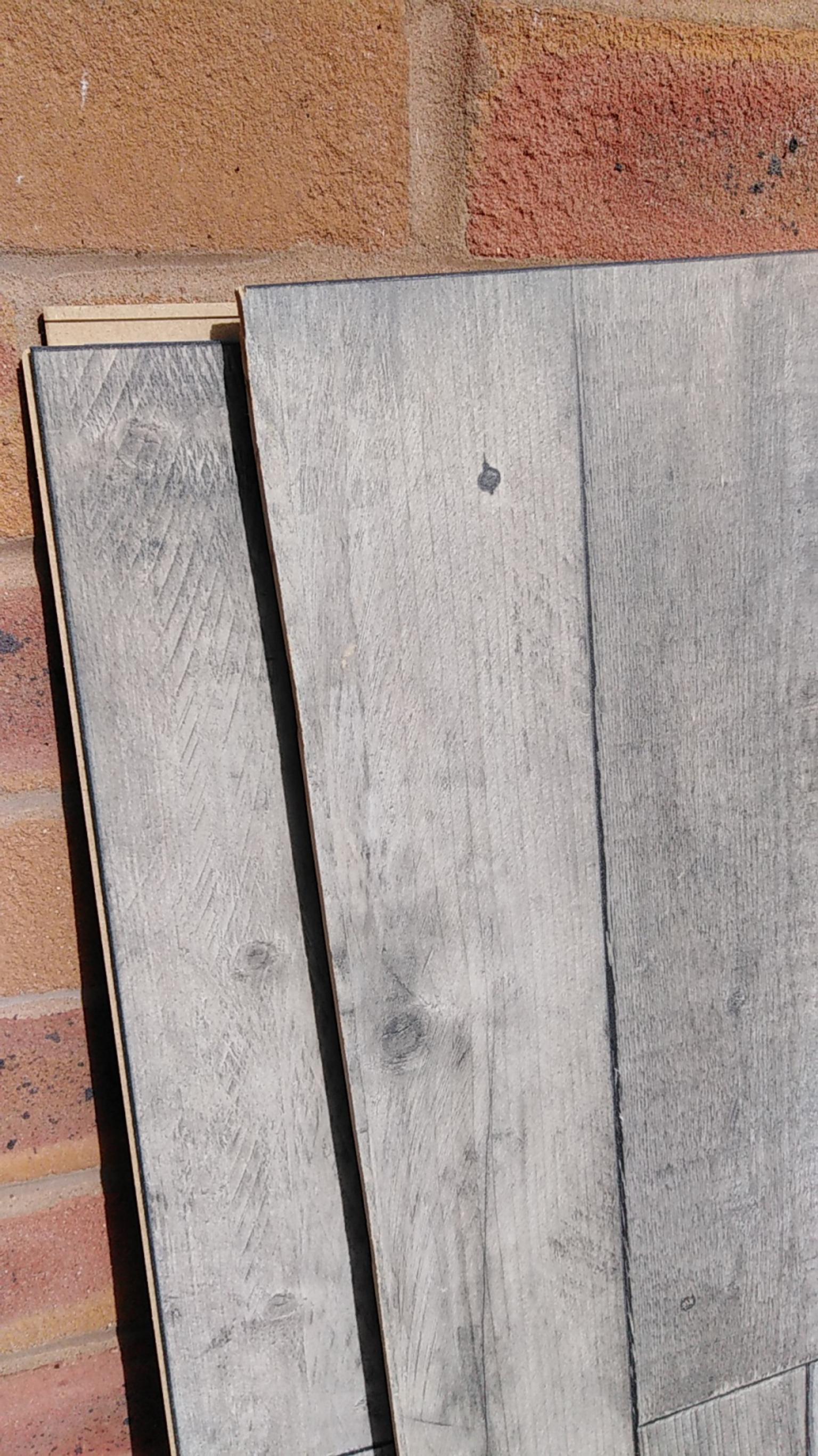 Grey Wood Laminate Flooring 1 Pack Currentb Q In Ws13 Lichfield
