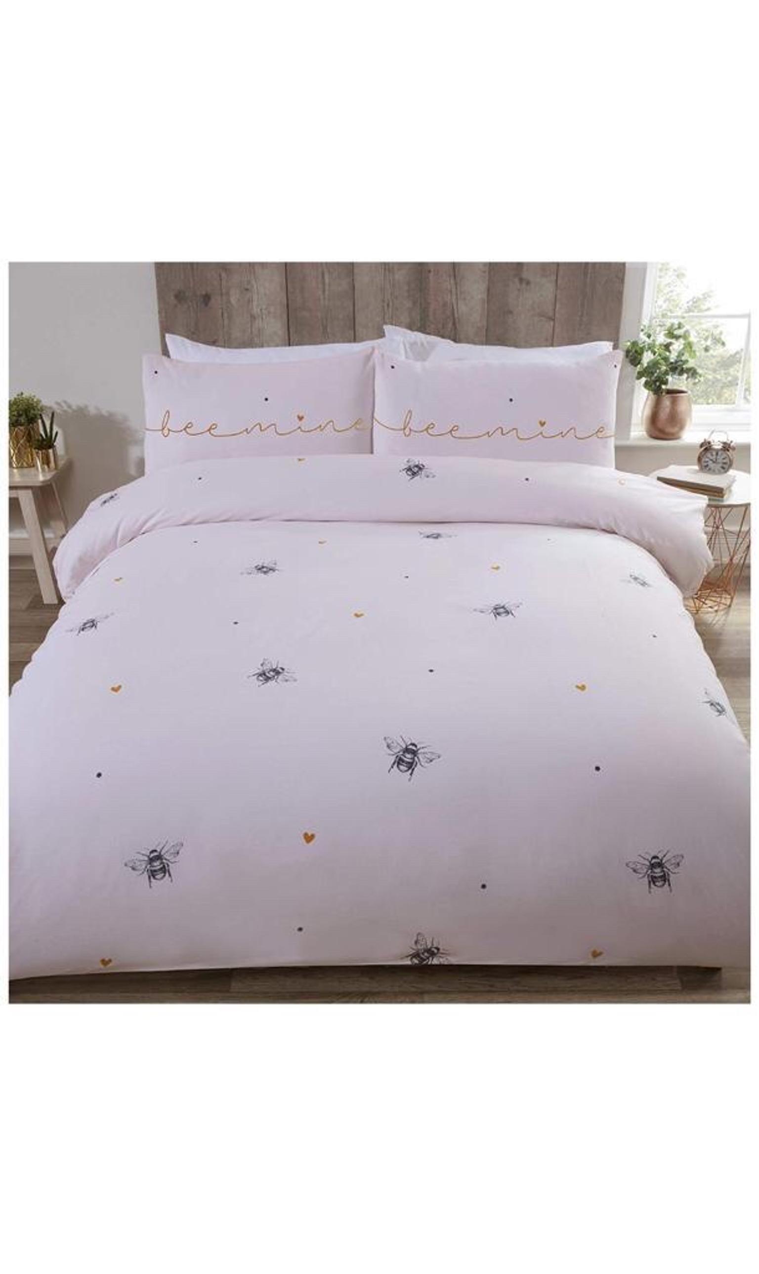 Manchester Bee King And Super King Size Duvet In M45 Lane Fur 9 00