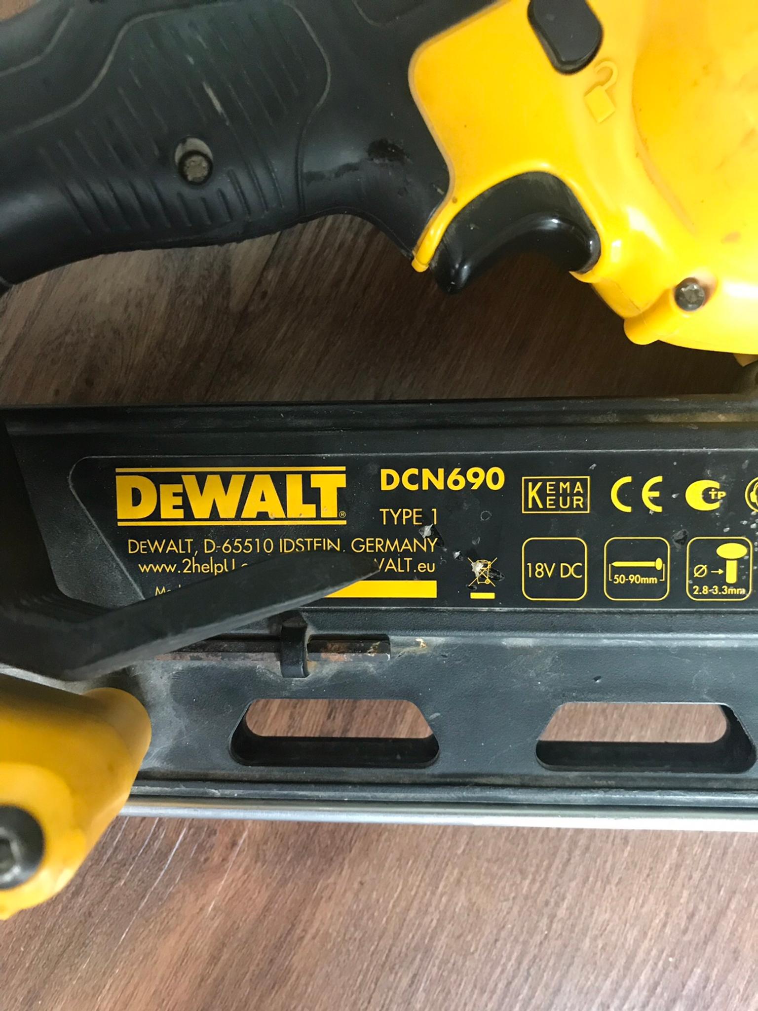 Dewalt 1st Fix Nail Gun In Wychavon Fur 100 00 Zum Verkauf