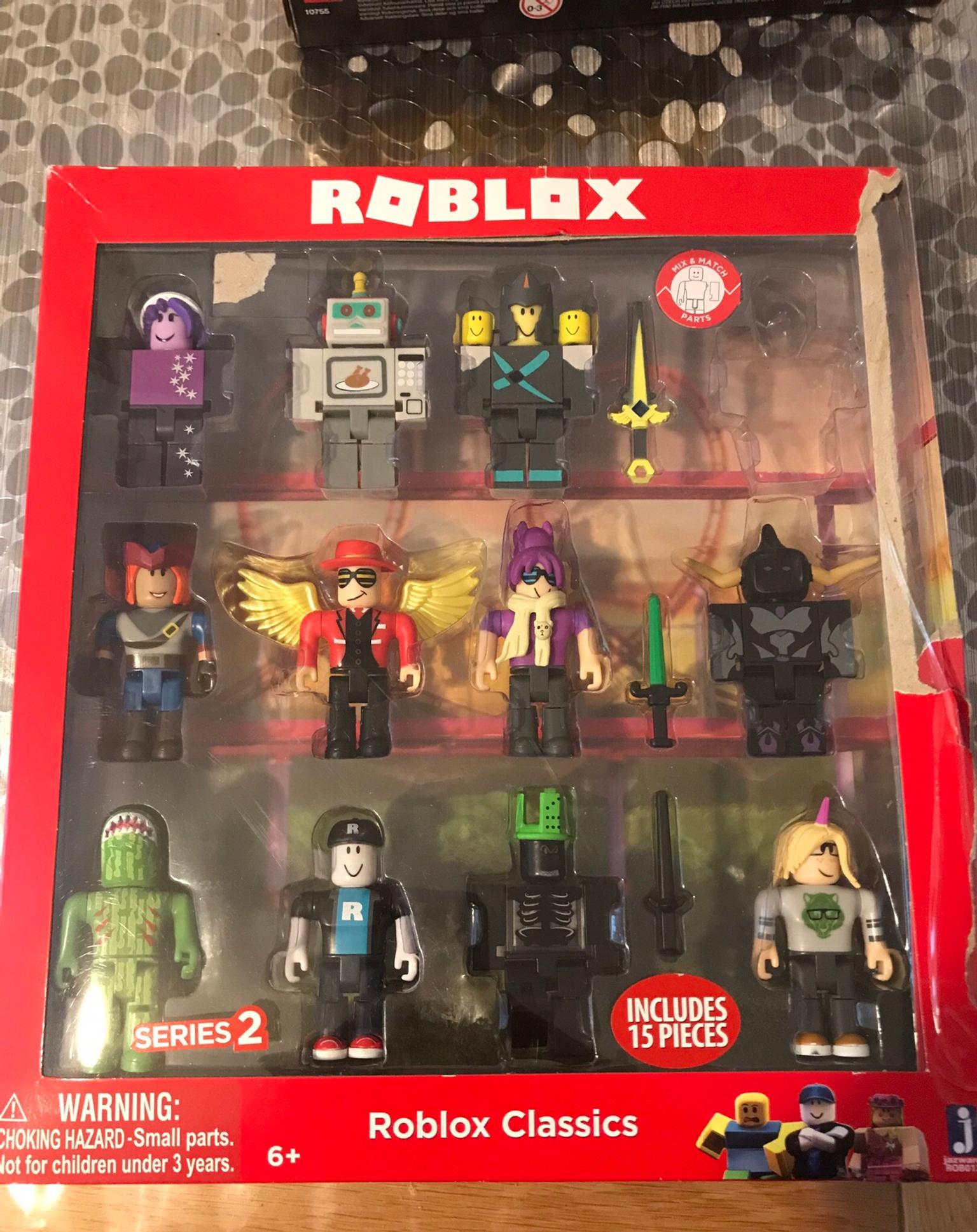 Roblox Classic Box Figures Set New 1 Missing - roblox figures x 3 new with codes series 4 x 2 series 2 x 1