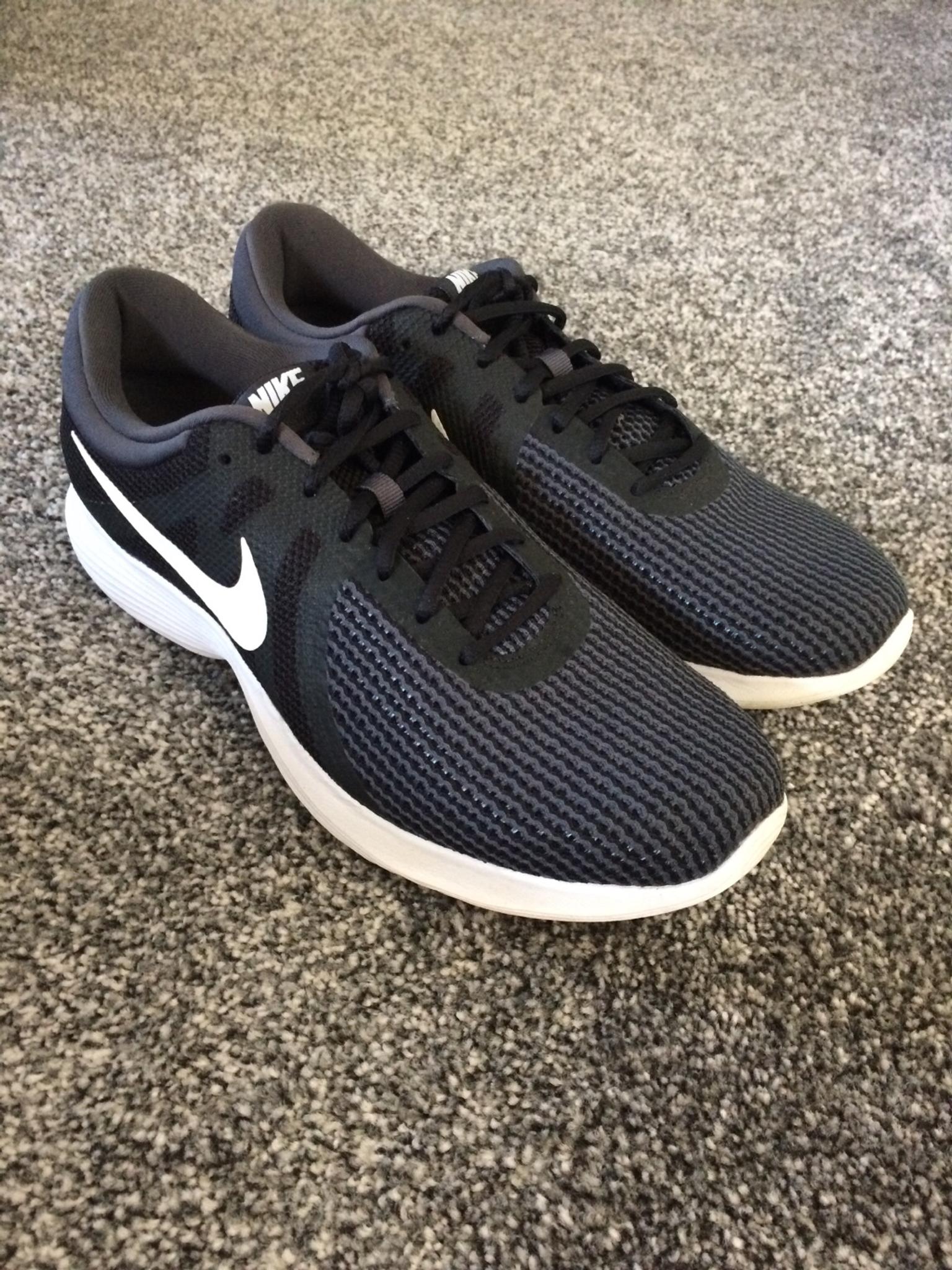mens nike trainers size 10 sale