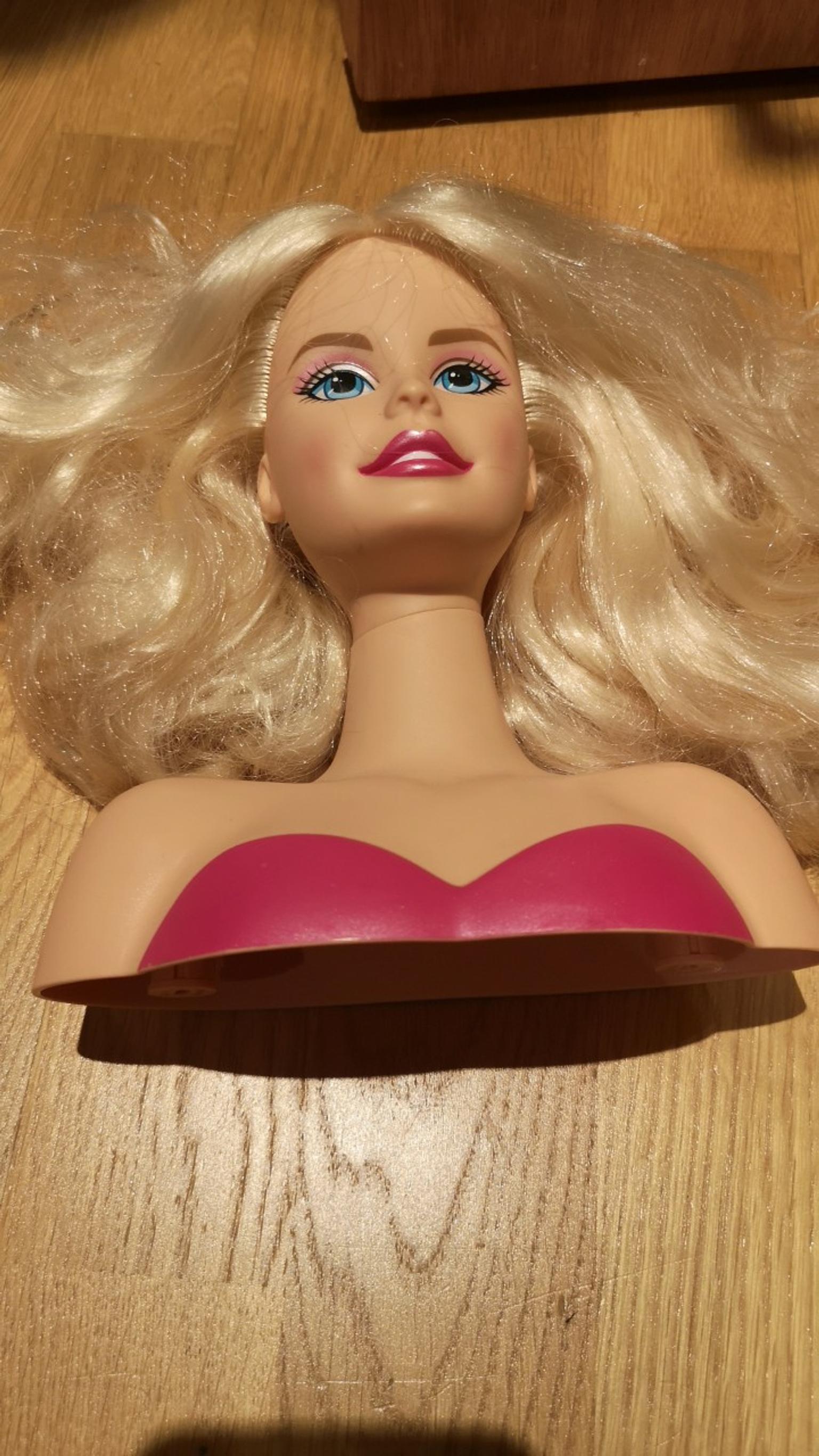 Mattel Barbie hair styling head in E15 