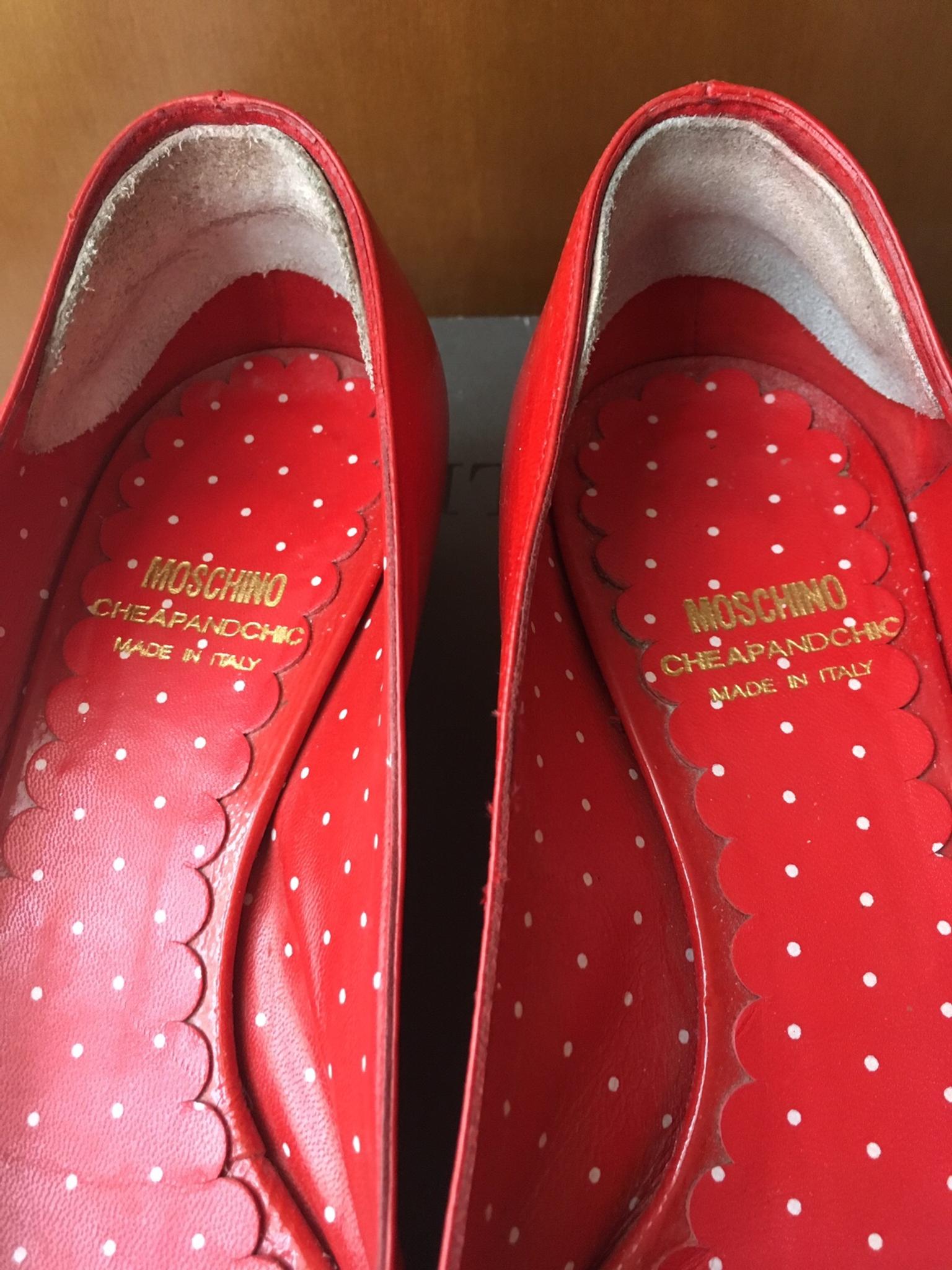 Scarpe Moschino rosse con coccarda tg.36 in 23848 Oggiono for €20.00 for  sale | Shpock
