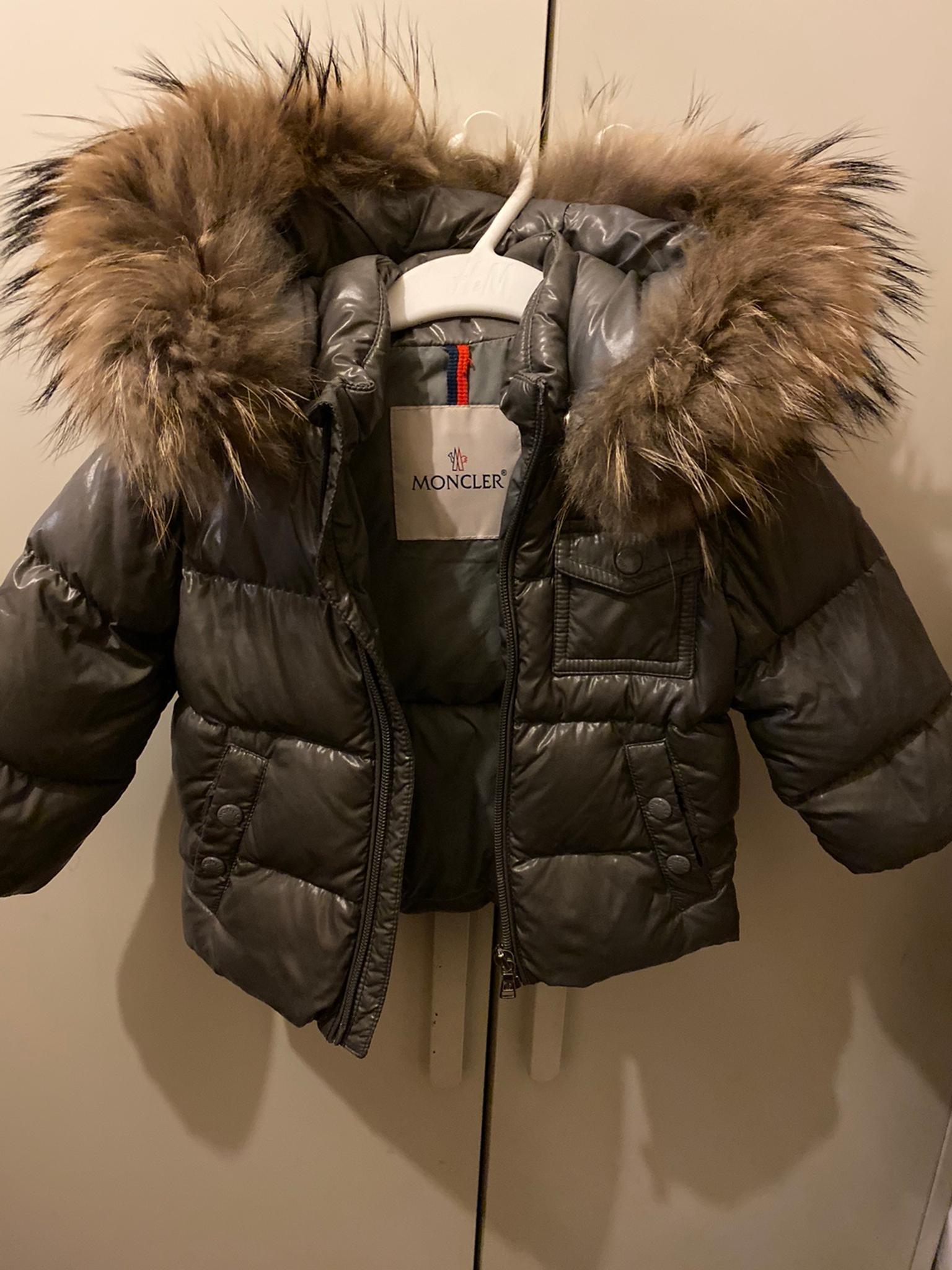 Baby moncler coat in RM1 Havering for 