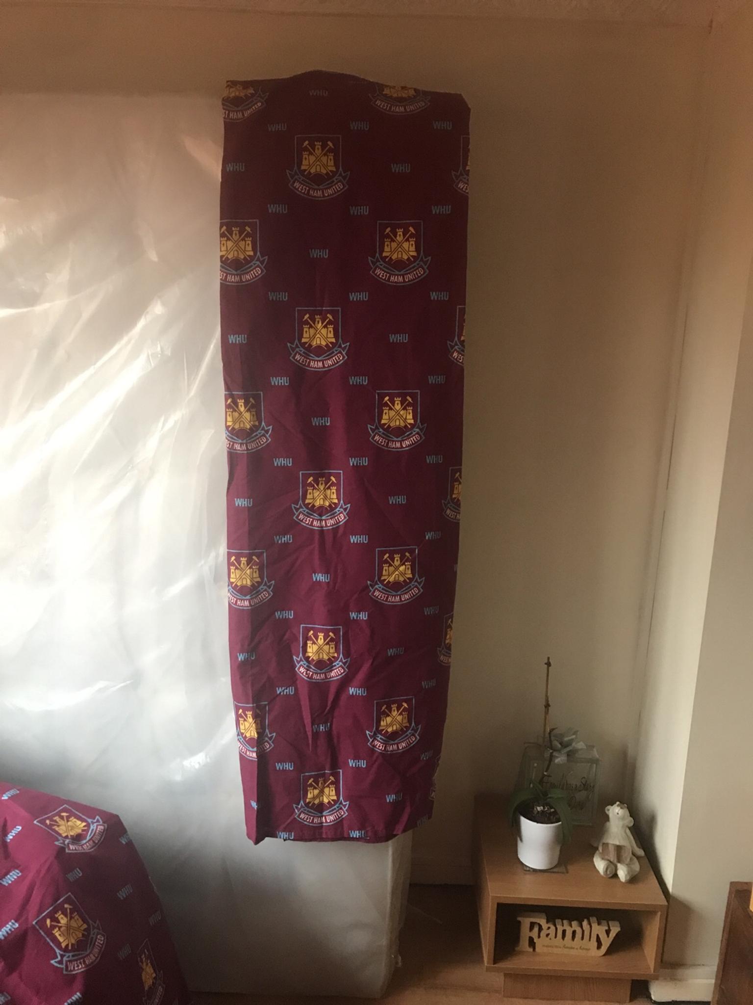 West Ham Long Curtains And Double Quilt Cover In Da11 Chadwell St