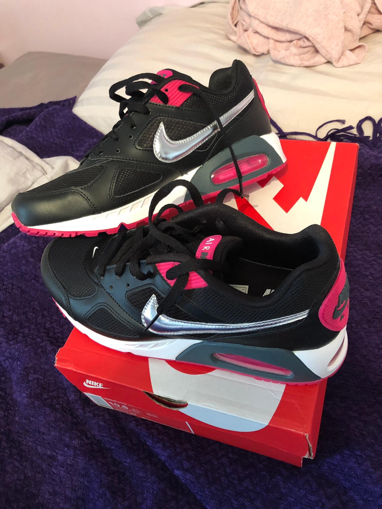 womens nike trainers size 8