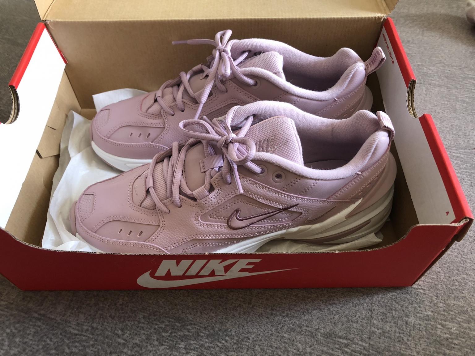 nike m2k tekno trainers in pink