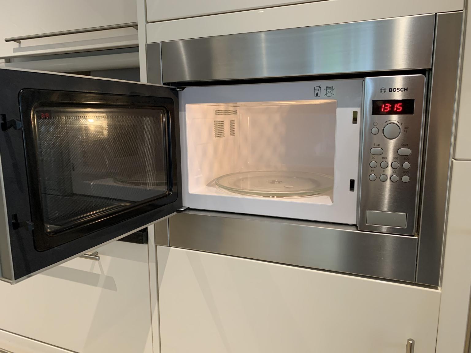 Bosch integrated stainless steel microwave in BS6 Bristol for £25.00
