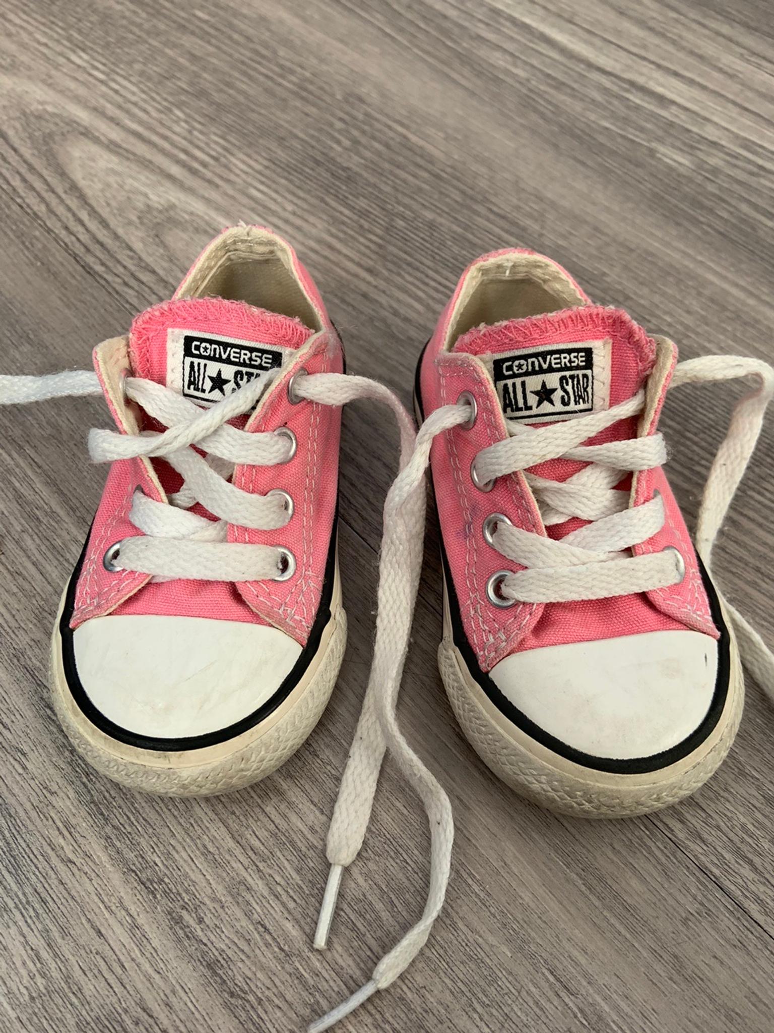 youth converse size 4