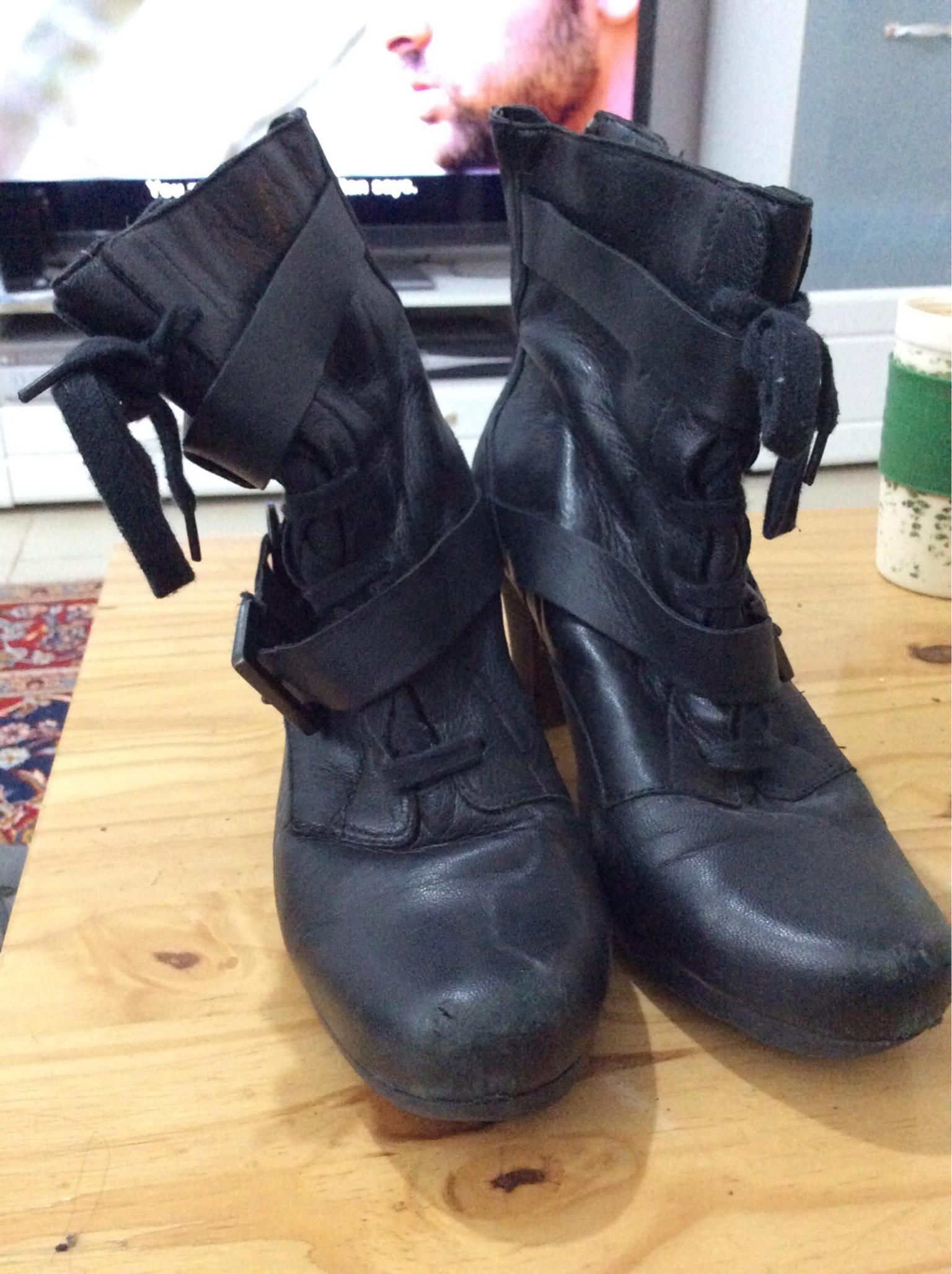 clarks ladies boots size 6