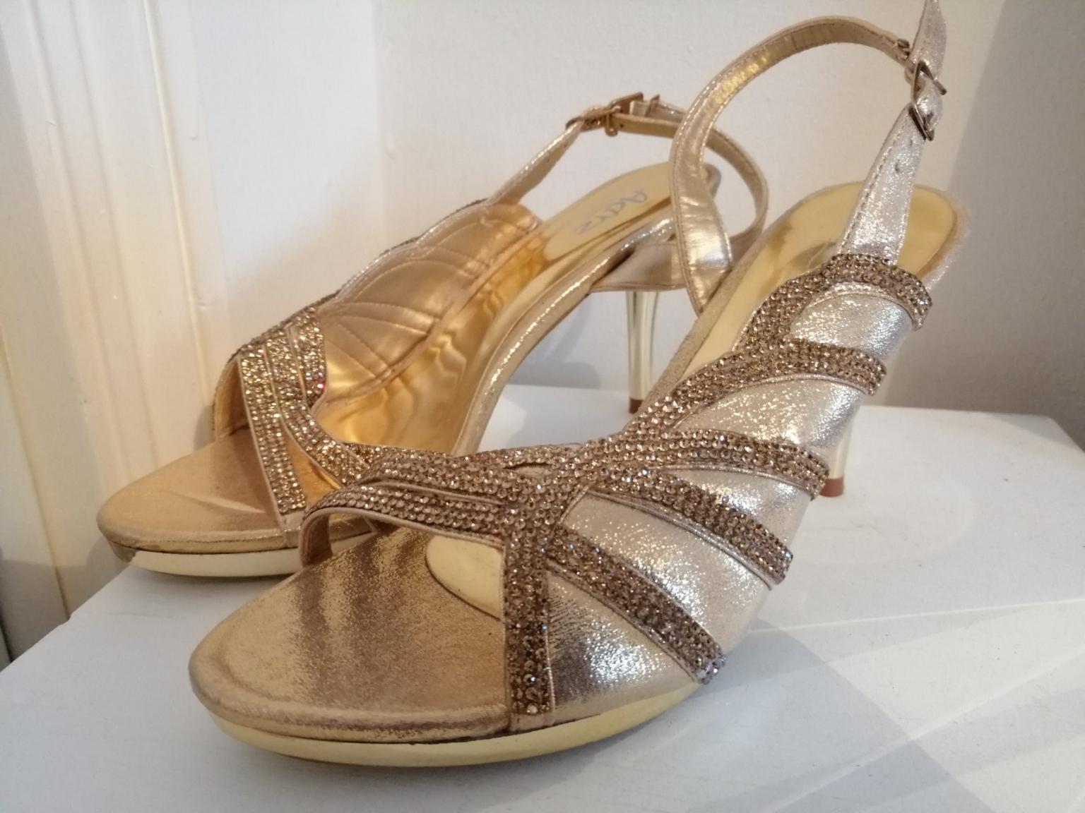 gold shoes size 3