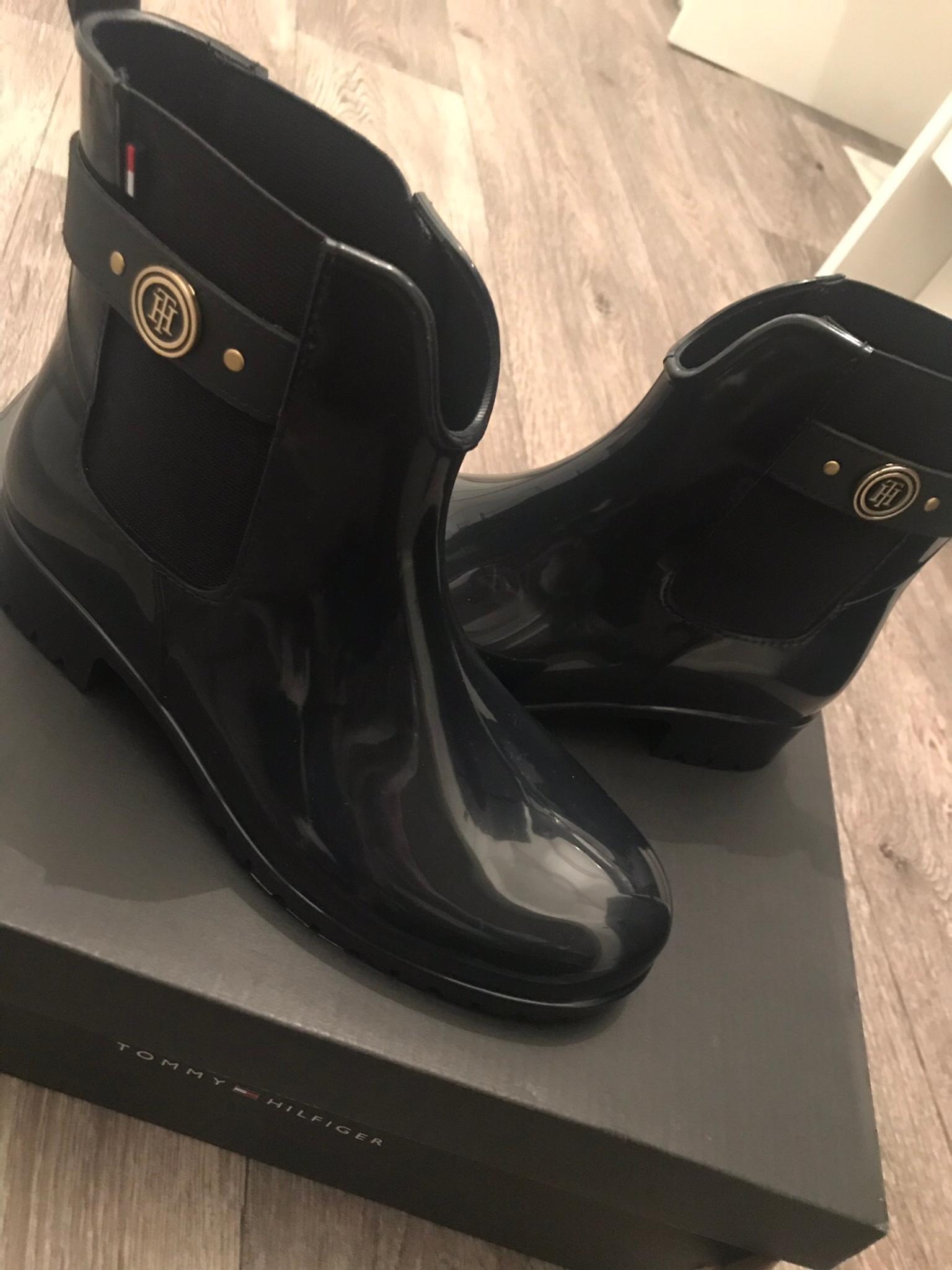 tommy hilfiger glossy ankle rain boots