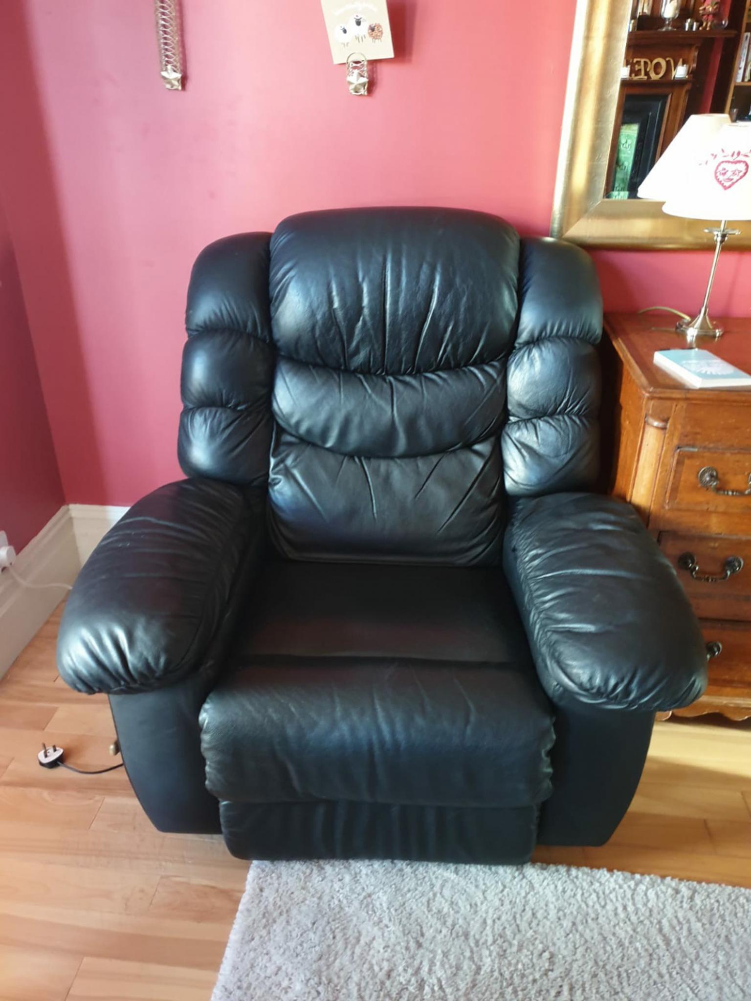La Z Boy Black Leather Recliner Chair In L1 Liverpool For 250 00