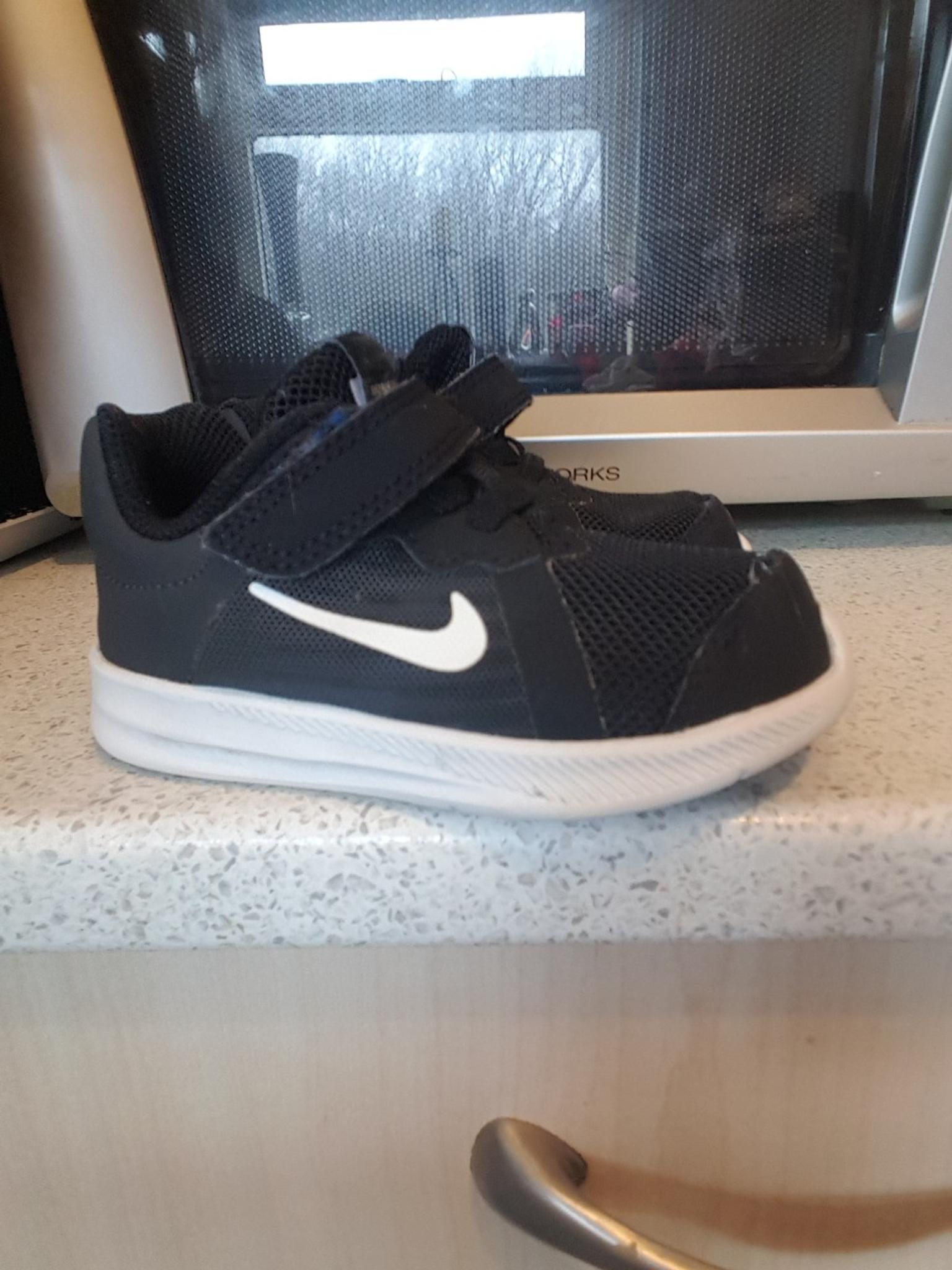 infant nike trainers size 5.5