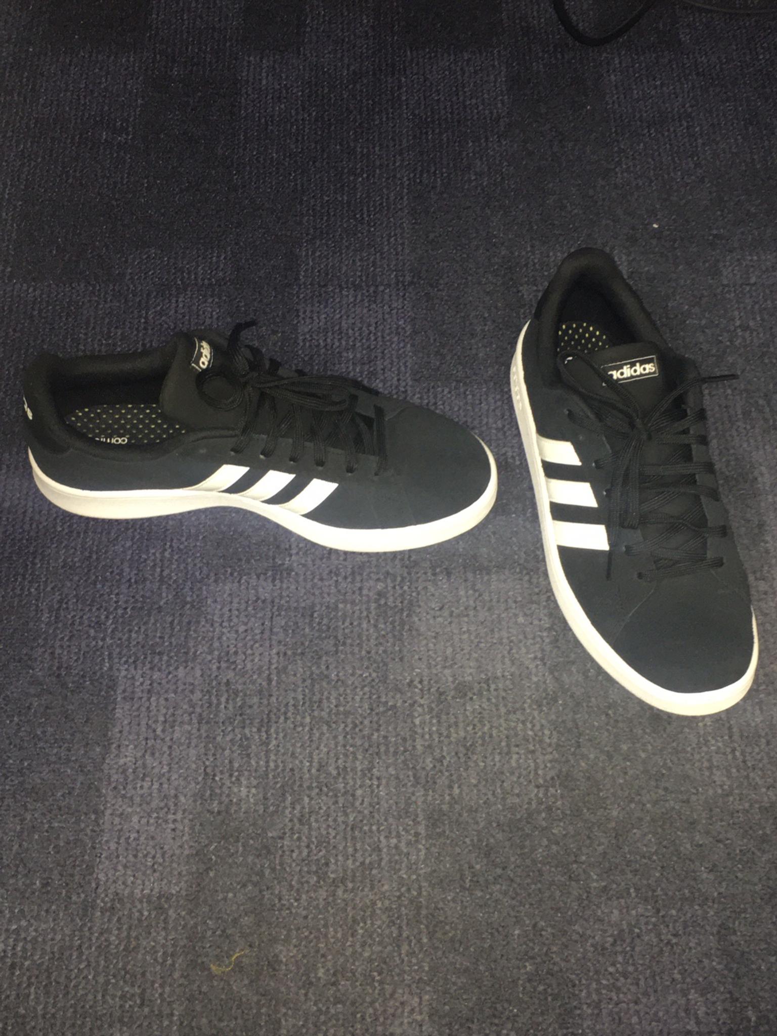black adidas trainers size 9