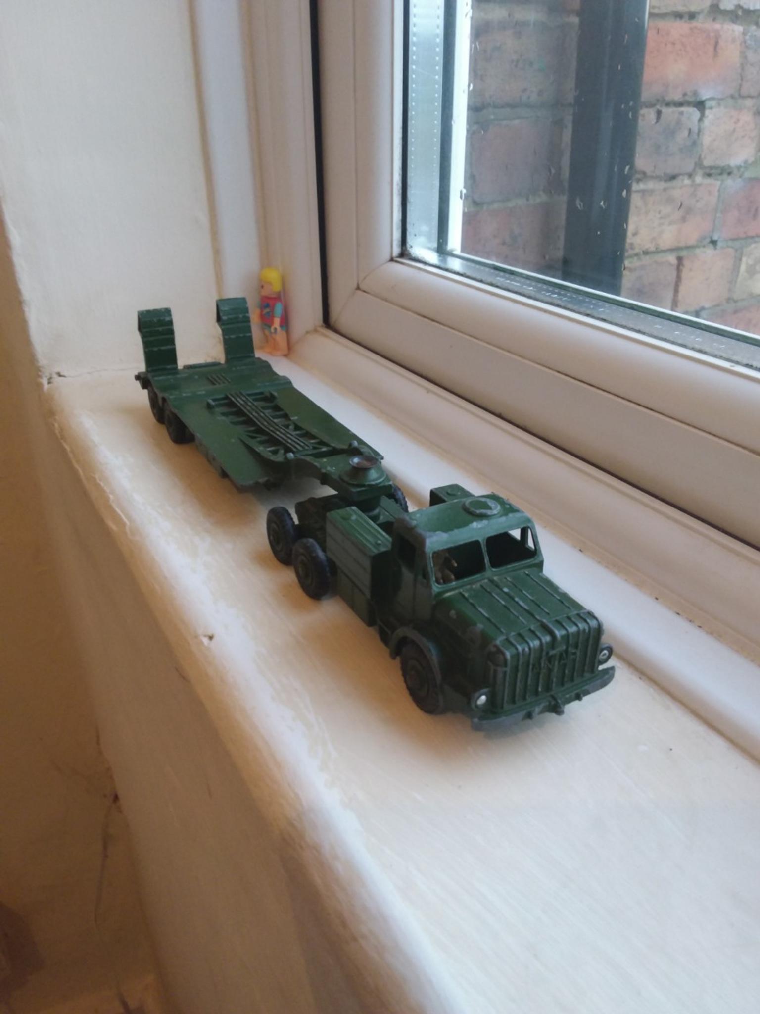 selling dinky toys