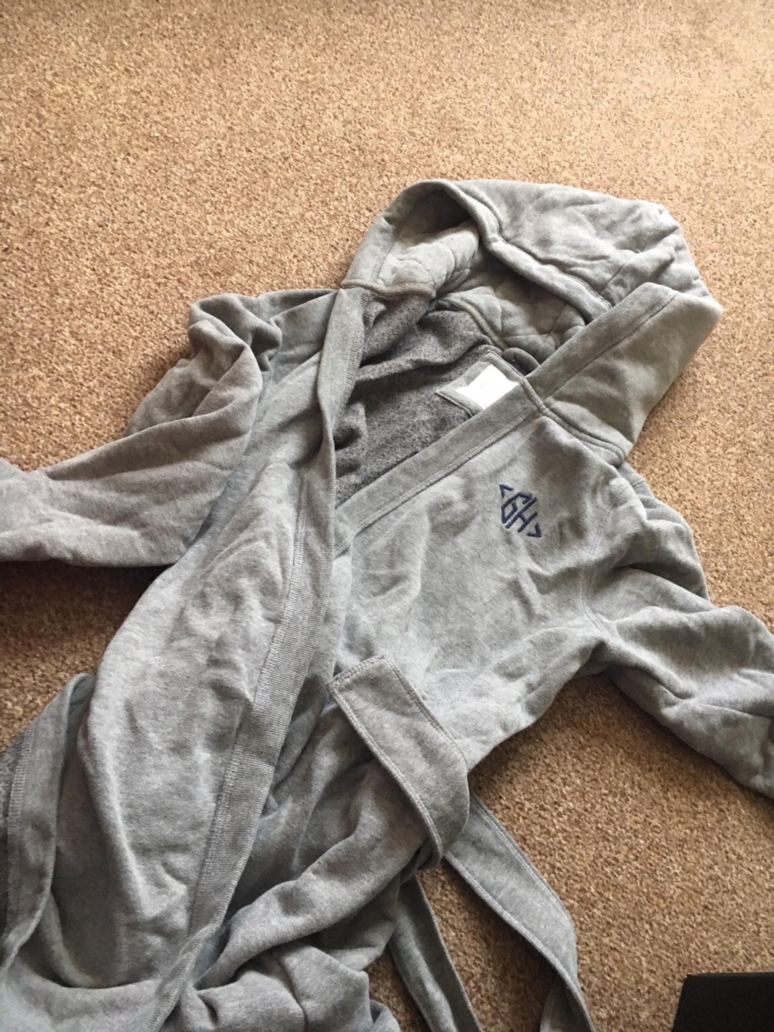 hollister dressing gown