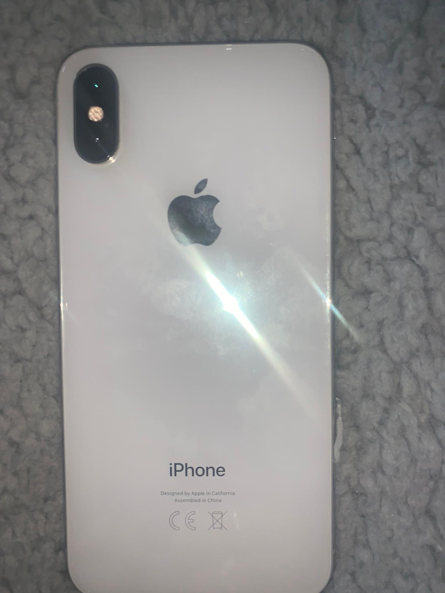 iPhone XS 64 gb white in M26 Bury for £360.00 for sale | Shpock